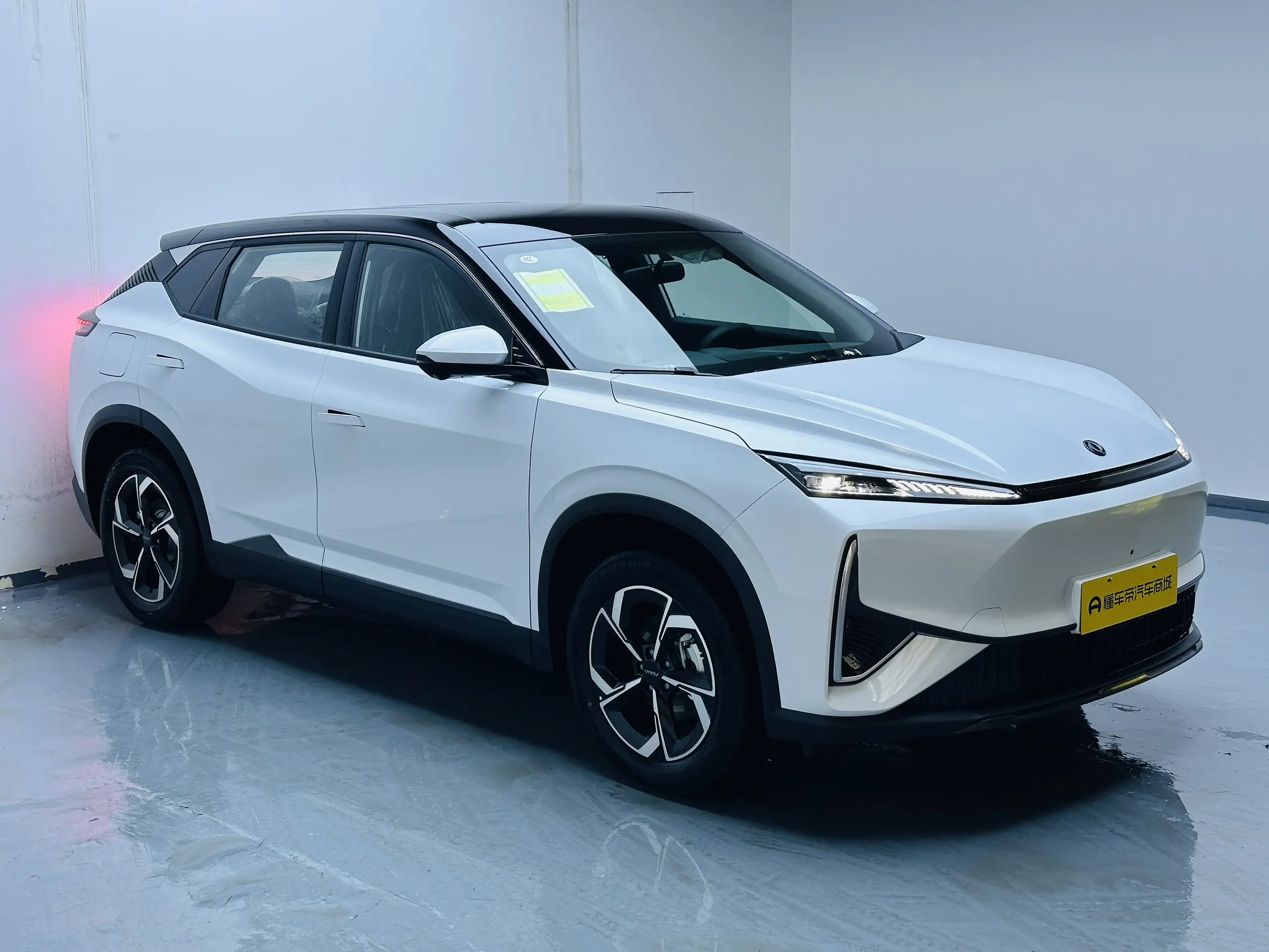 Dongfeng Fengshen L7 EV