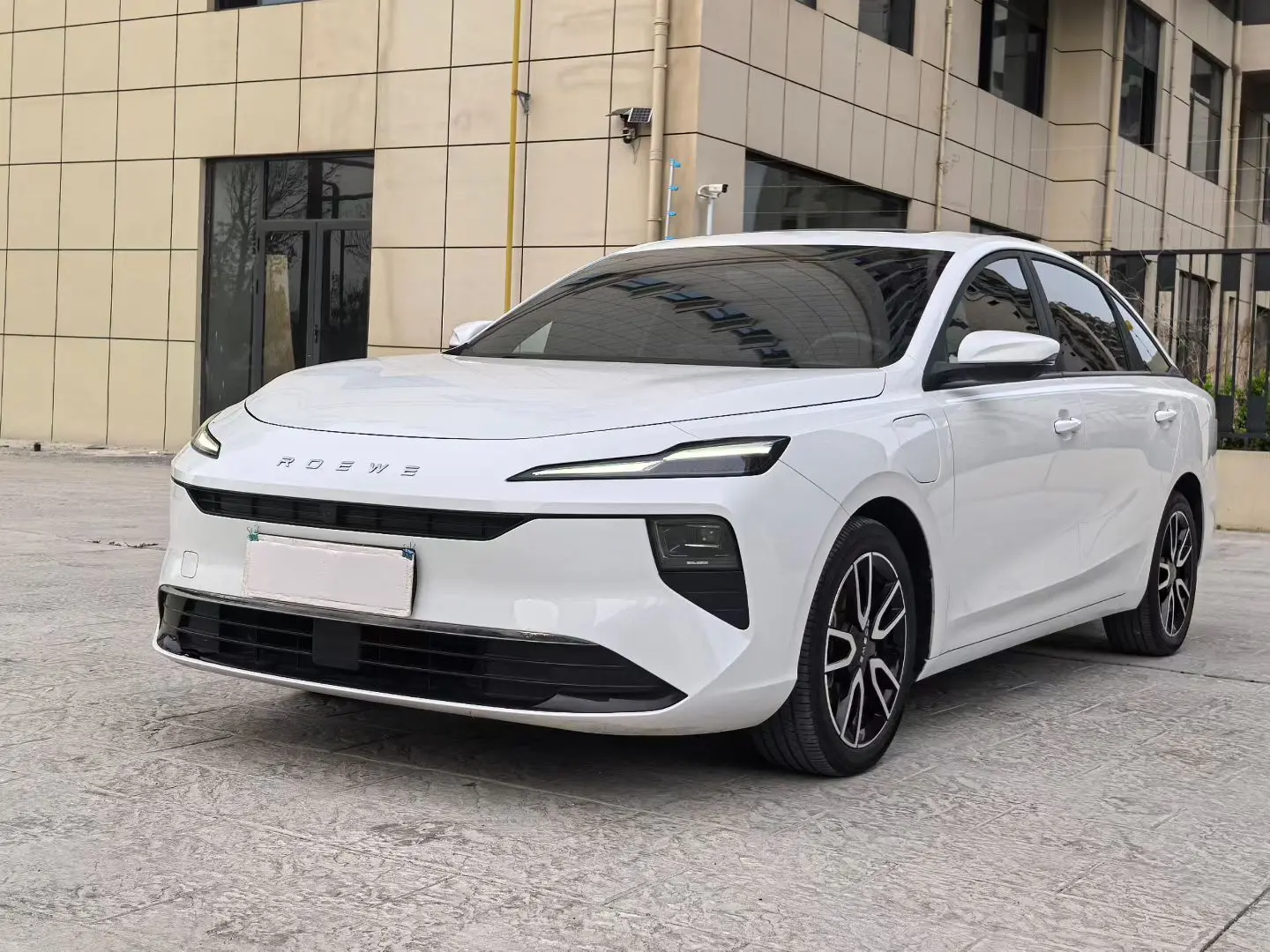 Roewe D6