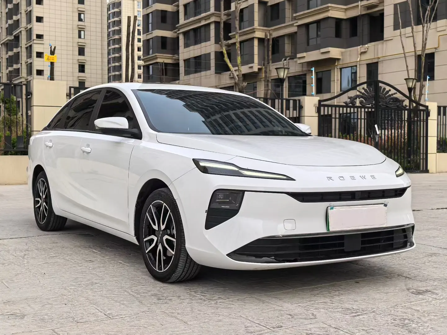 Roewe D6