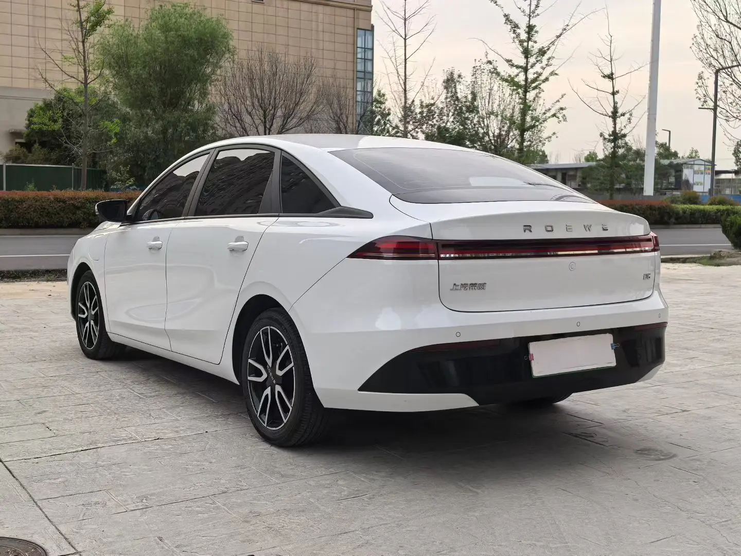 Roewe D6