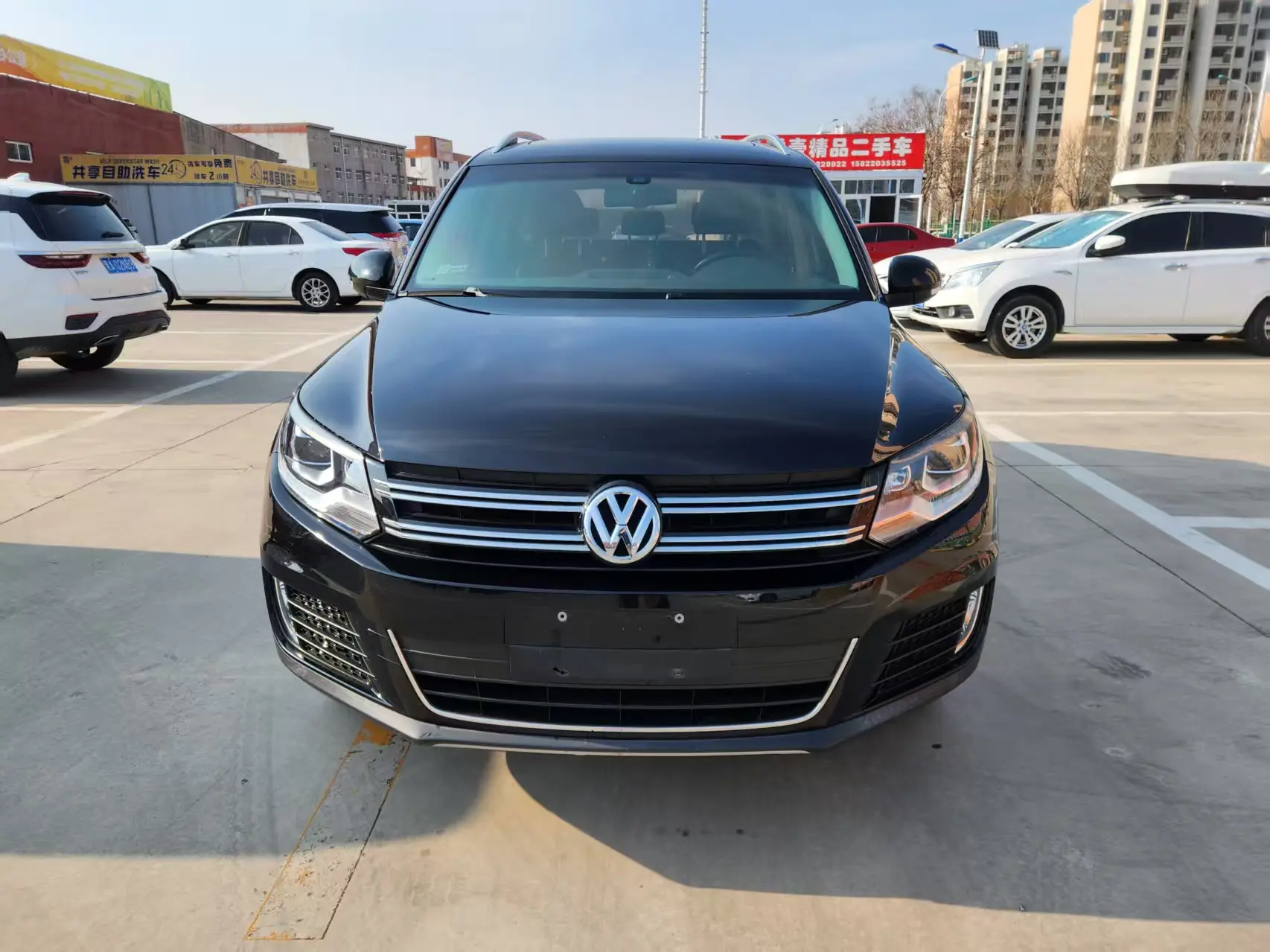 Volkswagen Tiguan (Tharu)