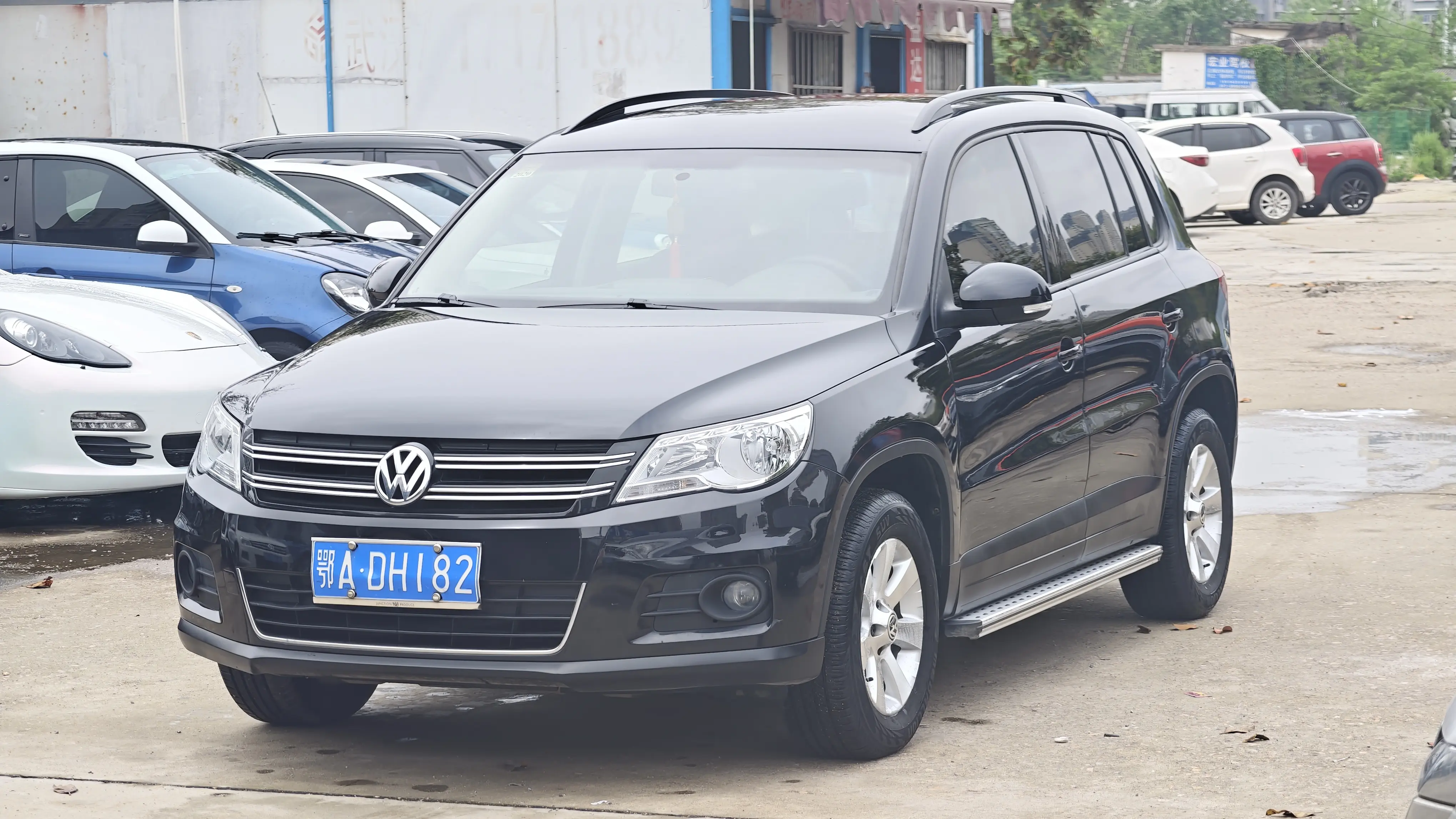 Volkswagen Tiguan (Tharu)