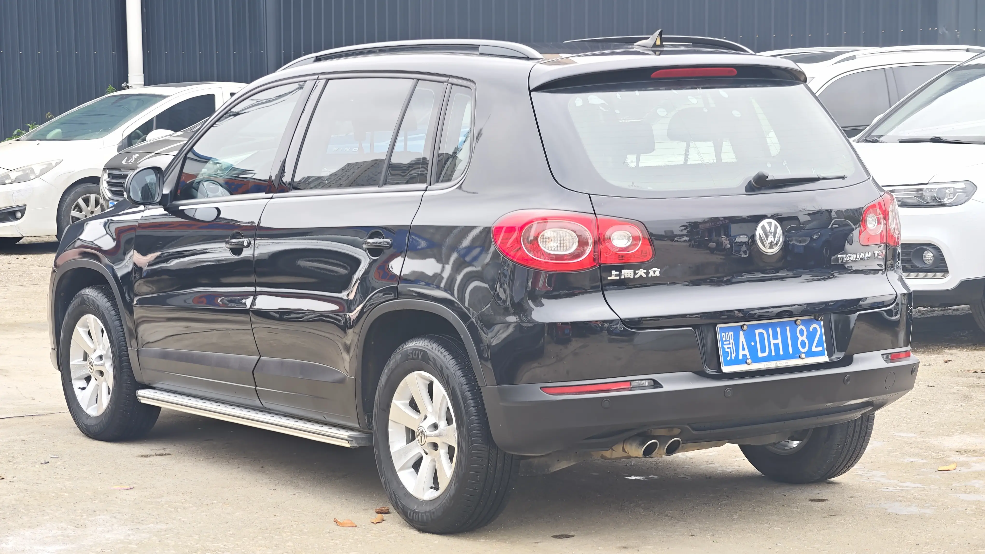 Volkswagen Tiguan (Tharu)