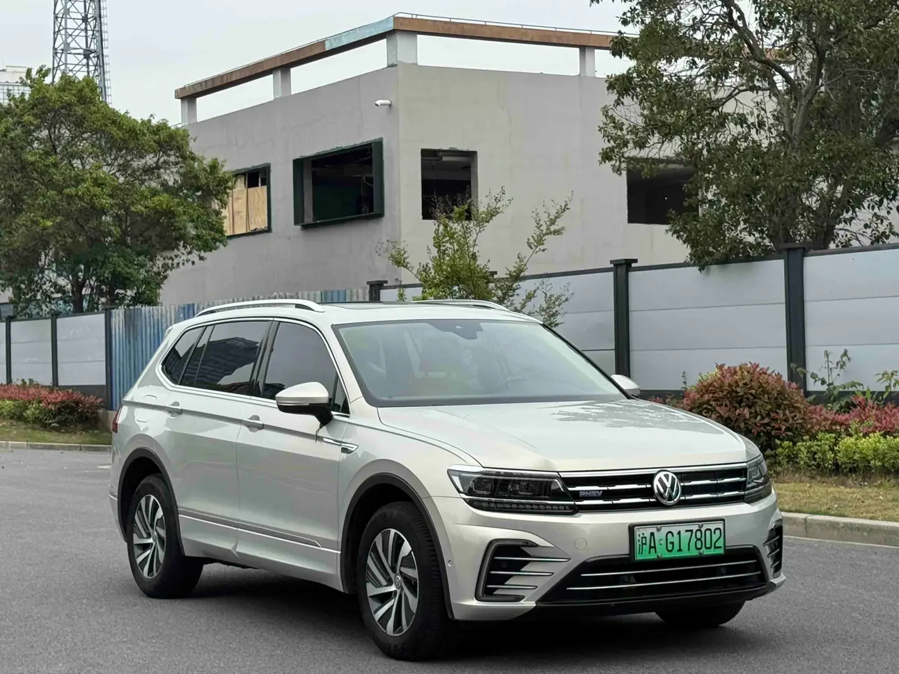 Volkswagen Tiguan L PHEV