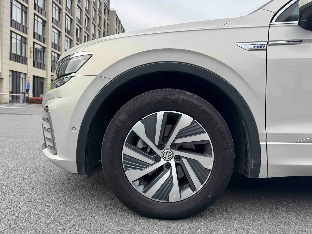 Volkswagen Tiguan L PHEV