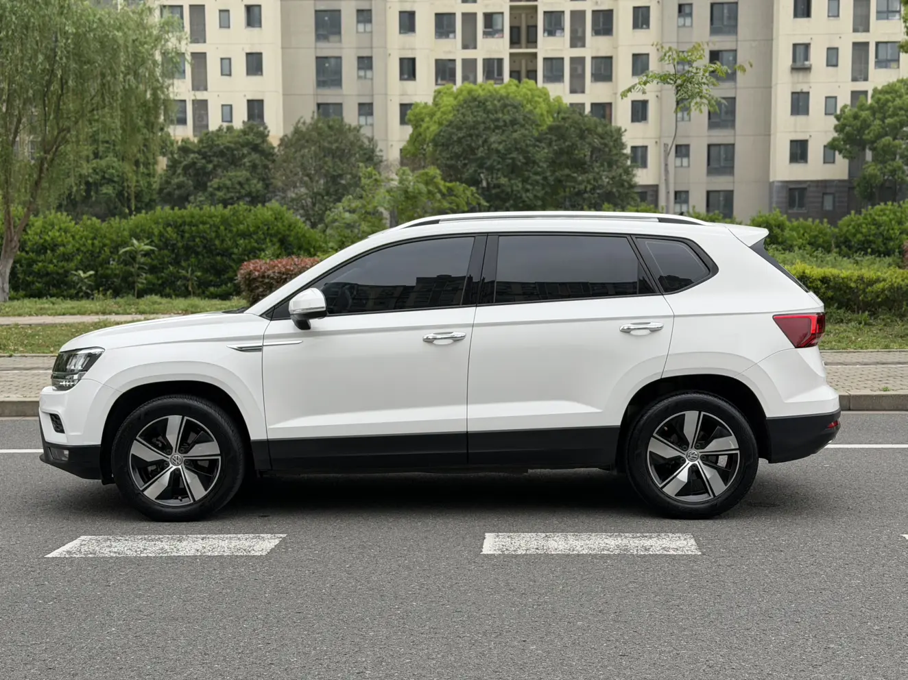 Volkswagen Tharu