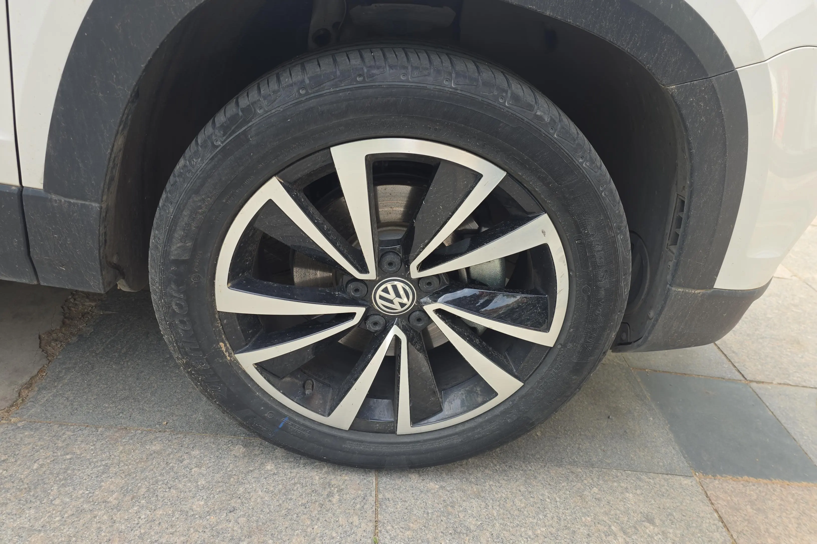 Volkswagen Tharu