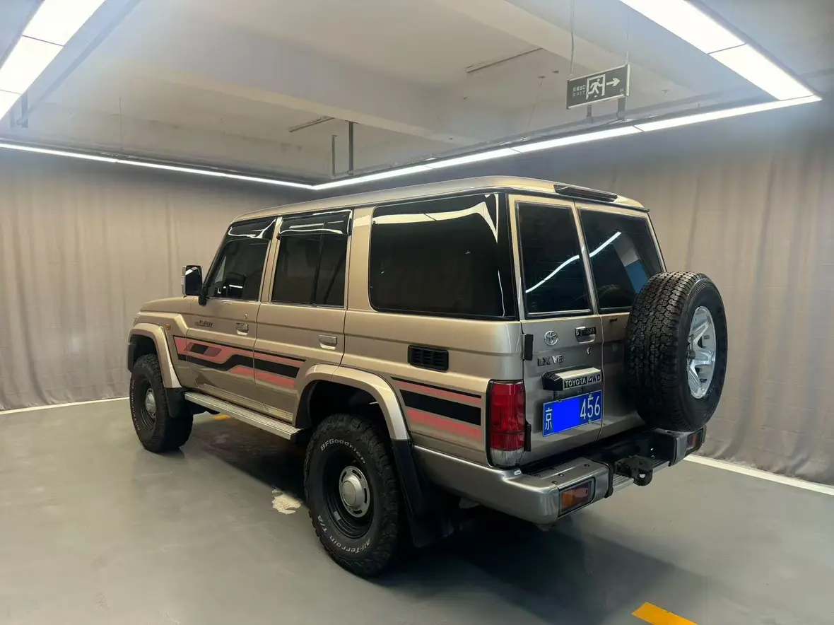 Toyota Land Cruiser 70 Series