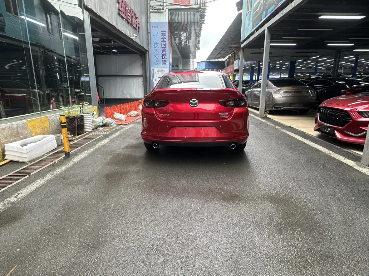 Mazda Axela