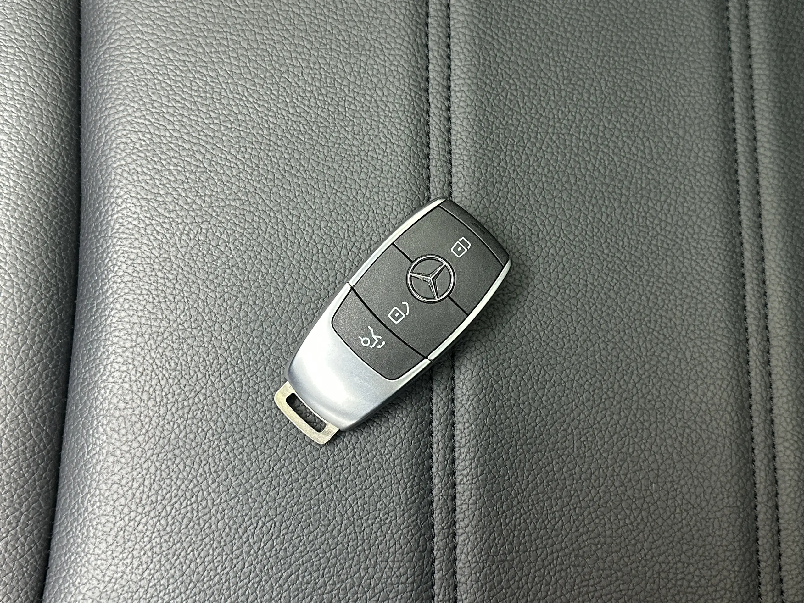 Mercedes-Benz Mercedes Benz EQA