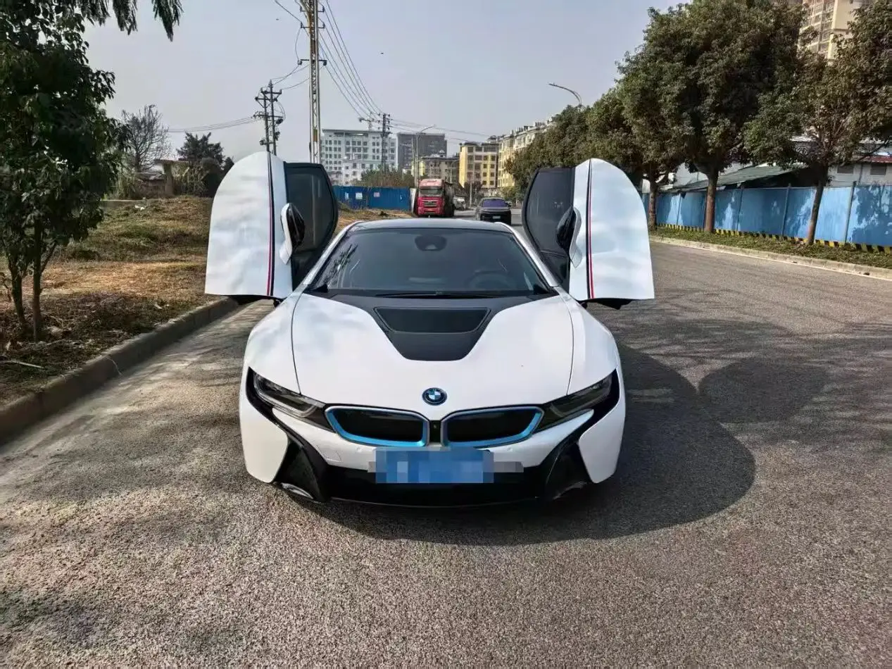 BMW i8