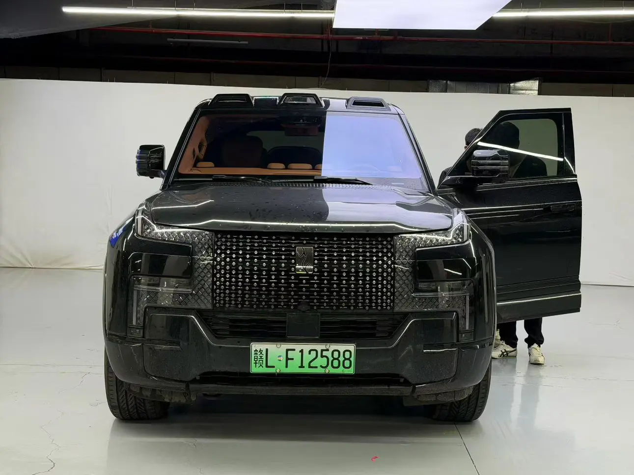 BYD Yangwang U8