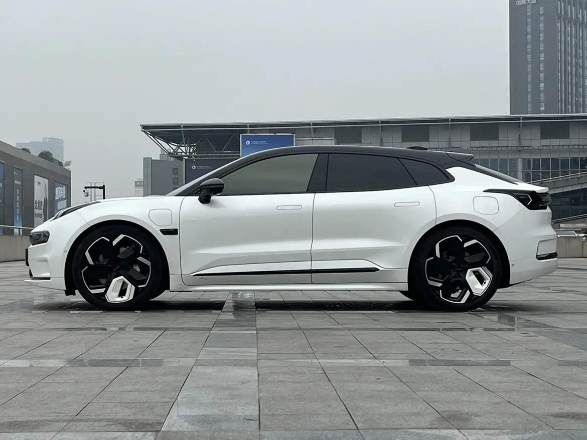 ZEEKR 001