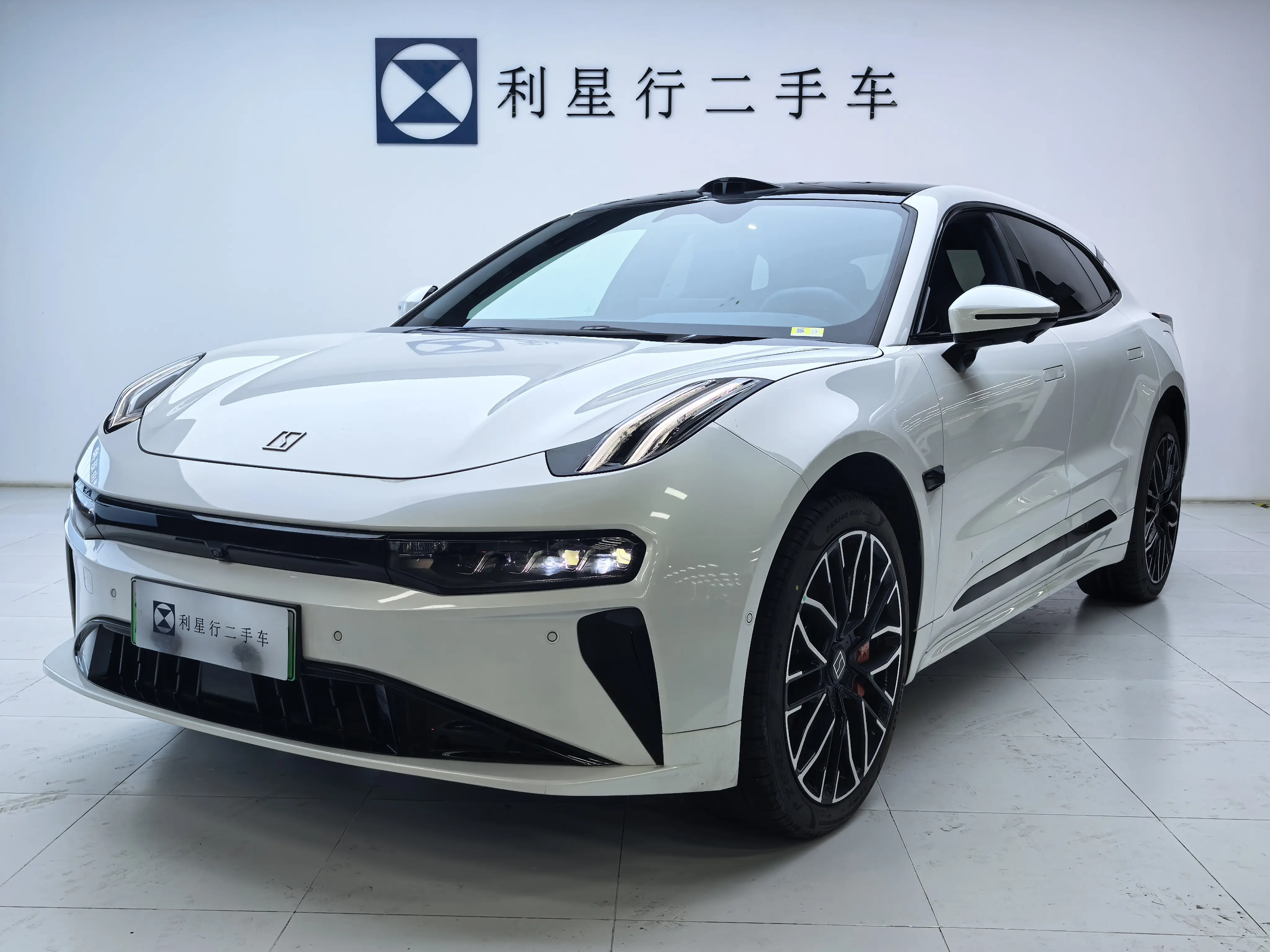 ZEEKR 001