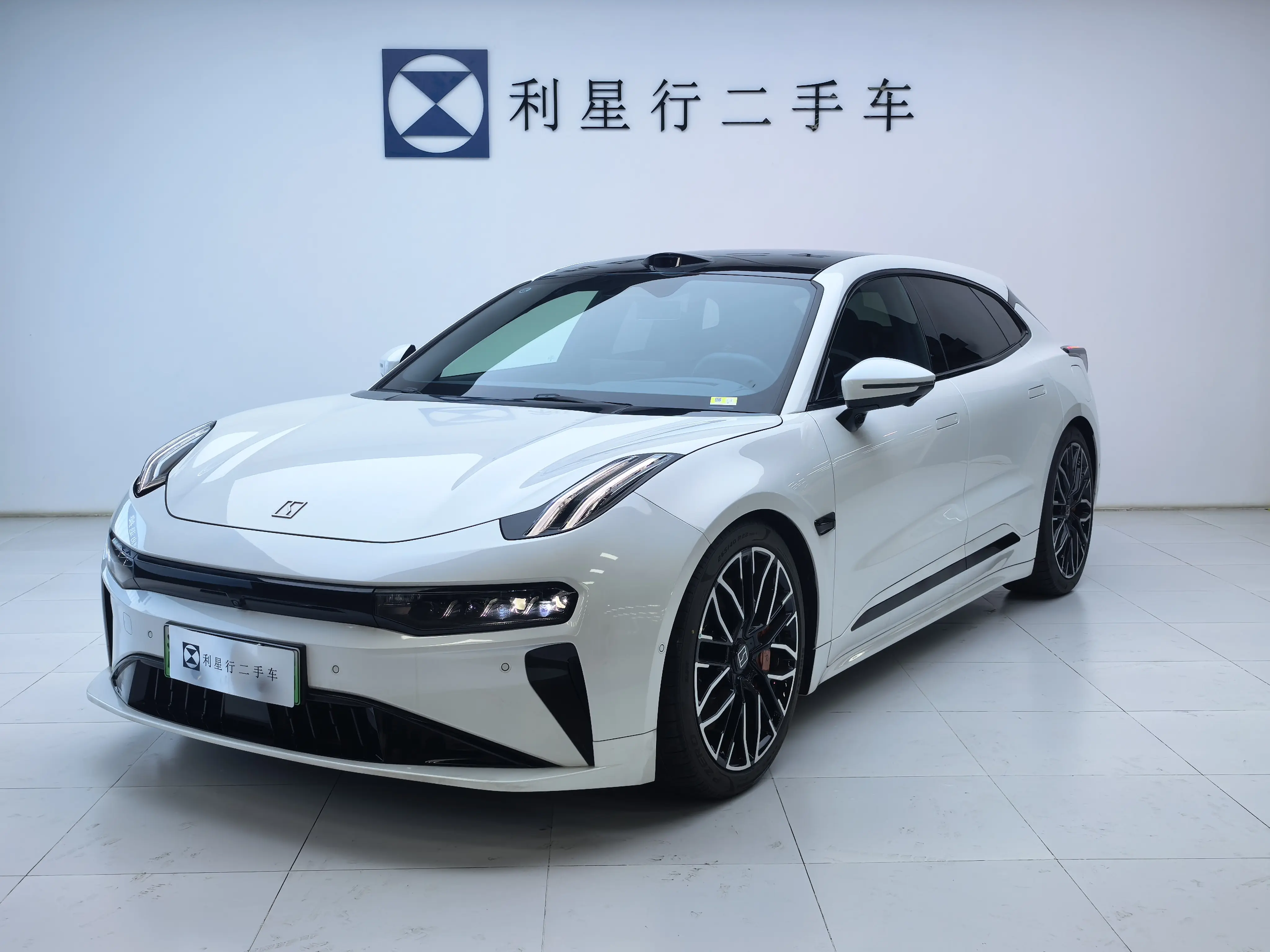 ZEEKR 001