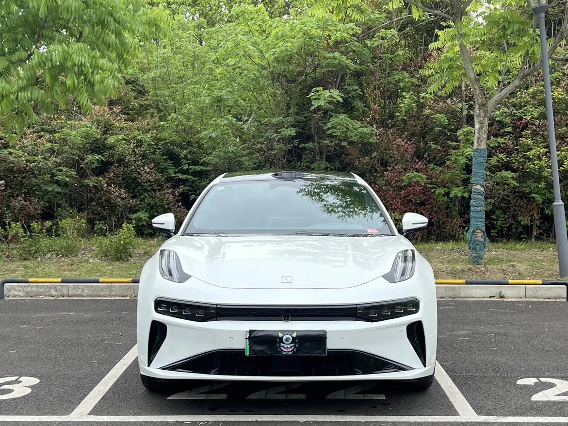 ZEEKR 001