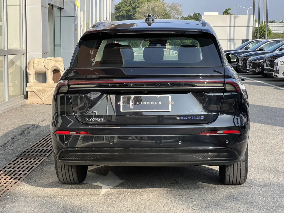 Lincoln Navigator