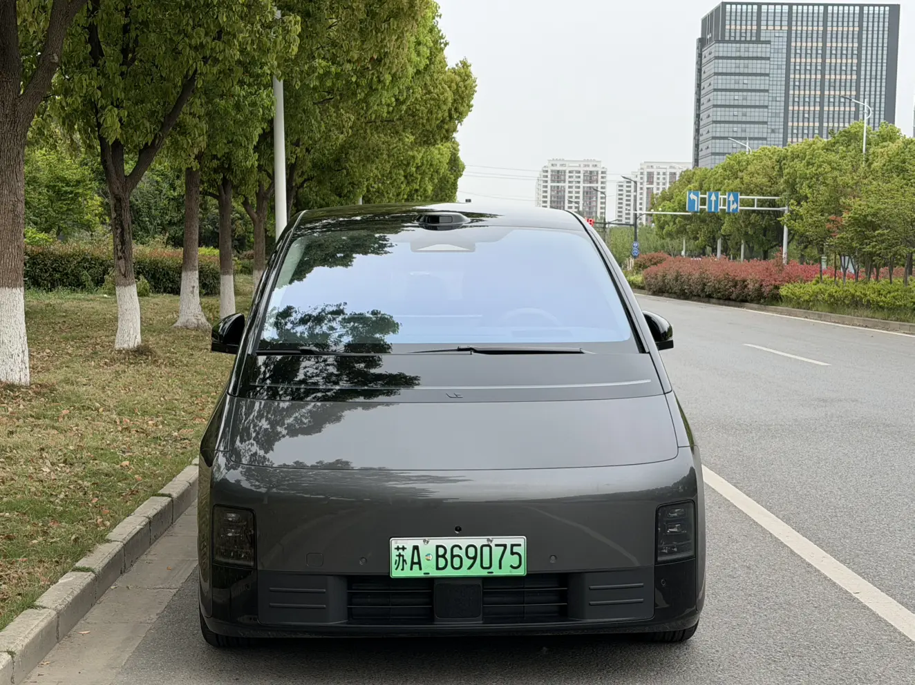 Lixiang MEGA