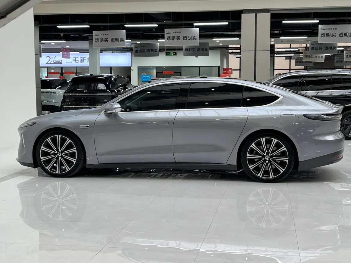 NIO ET7
