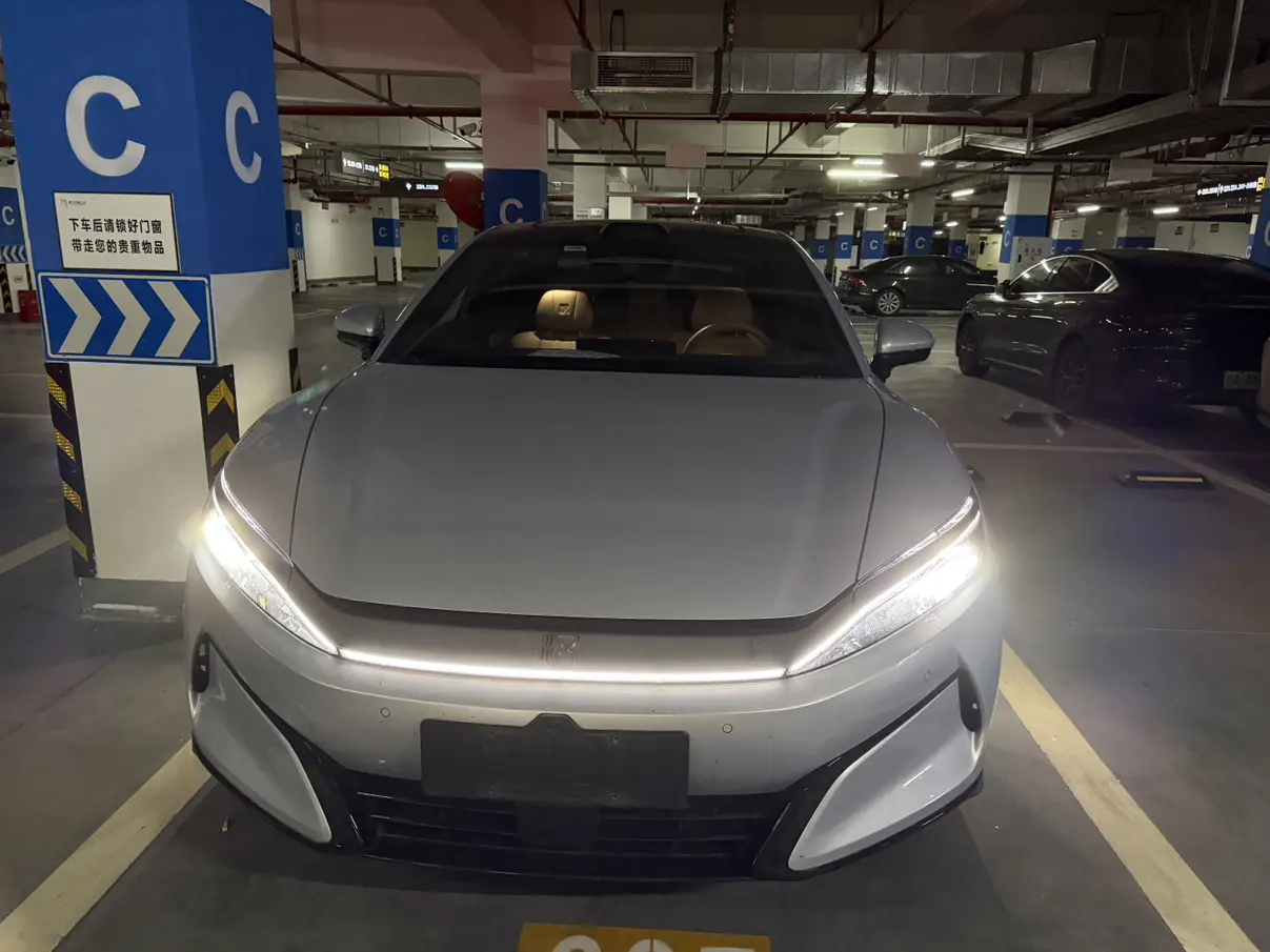 BYD Han L EV