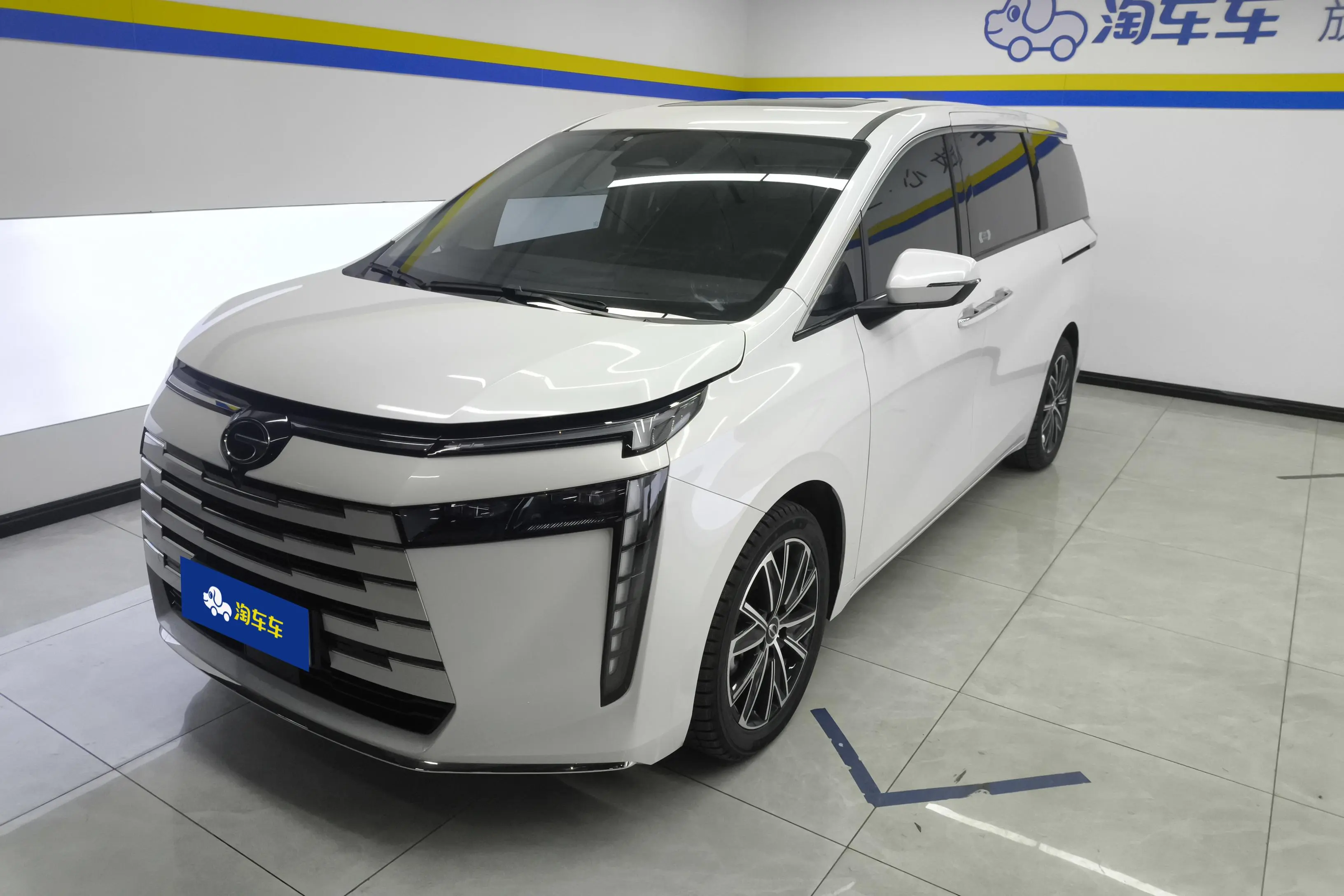GAC Trumpchi E8