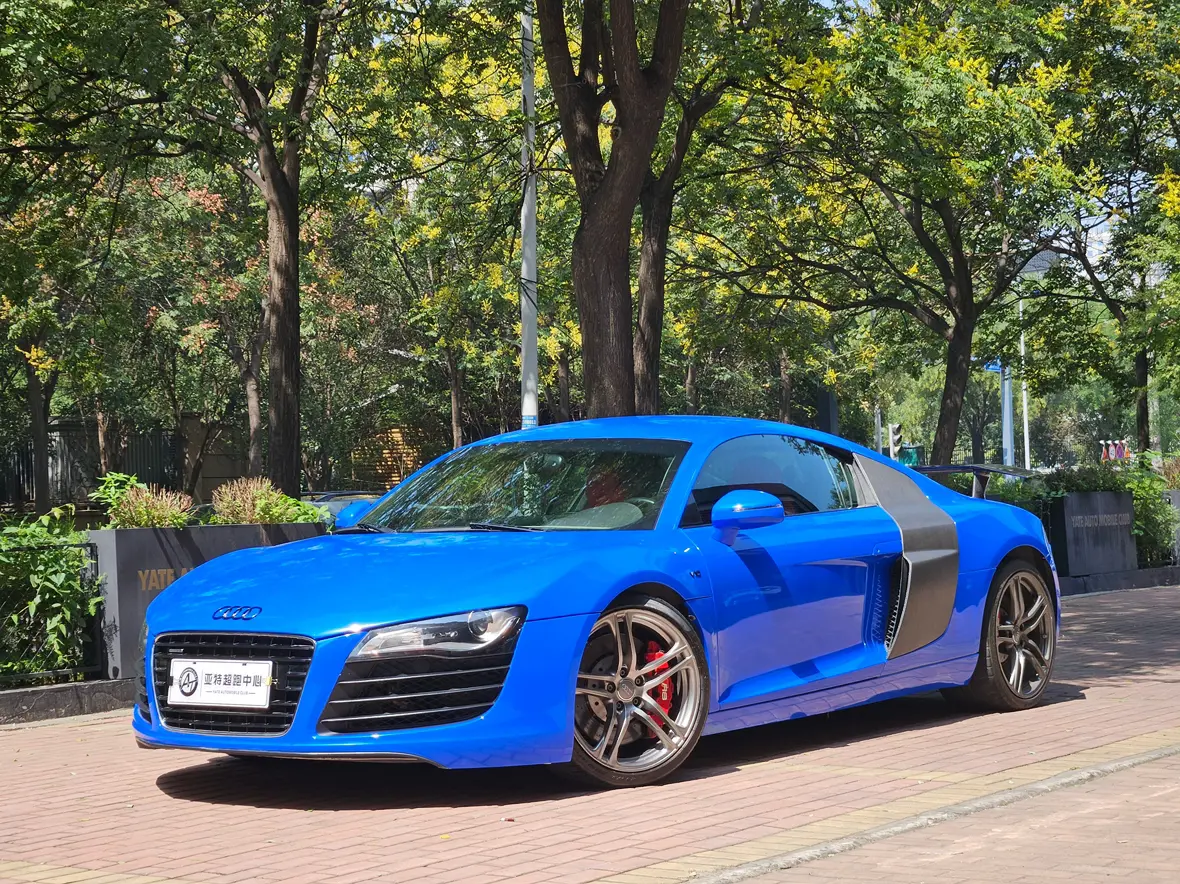 Audi R8