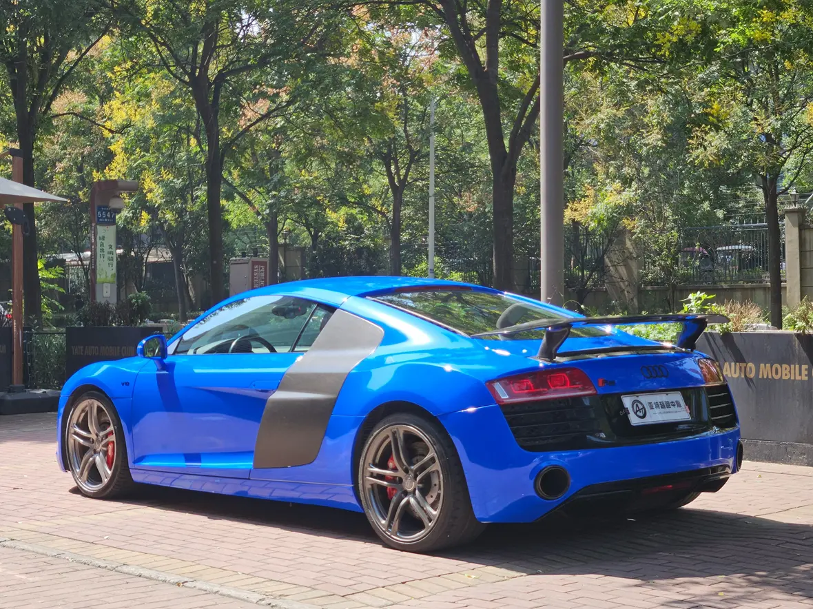 Audi R8