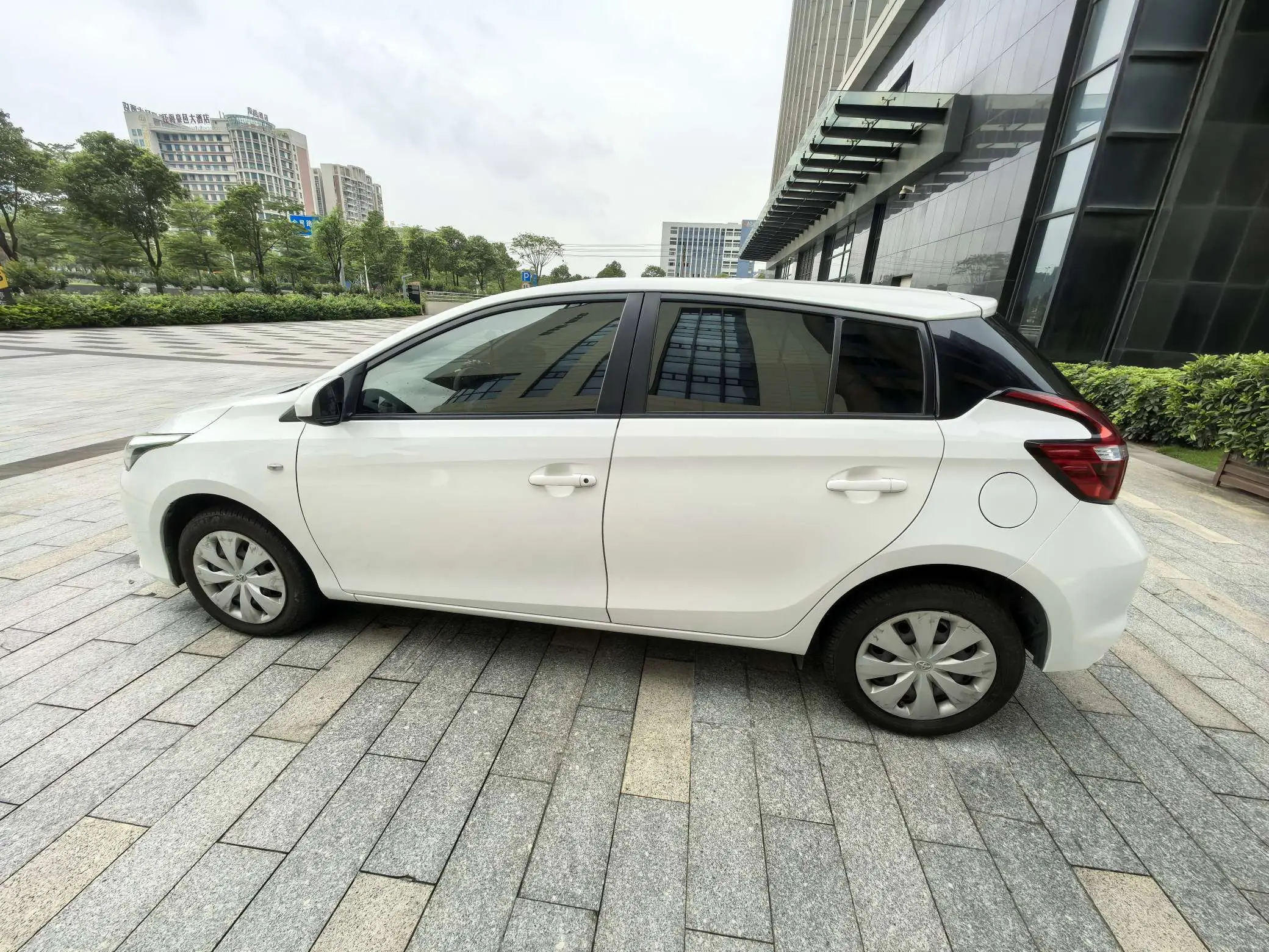 Toyota Yaris L