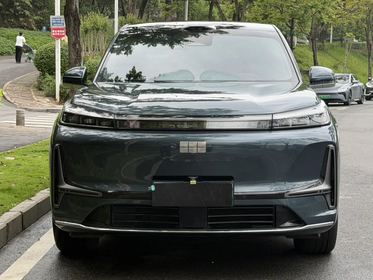 Geely Galaxy M9