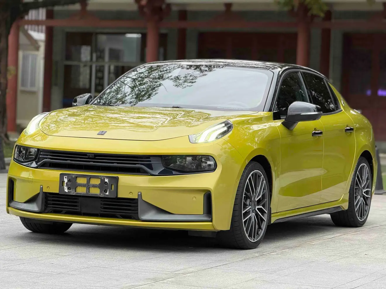 Lynk & Co 03