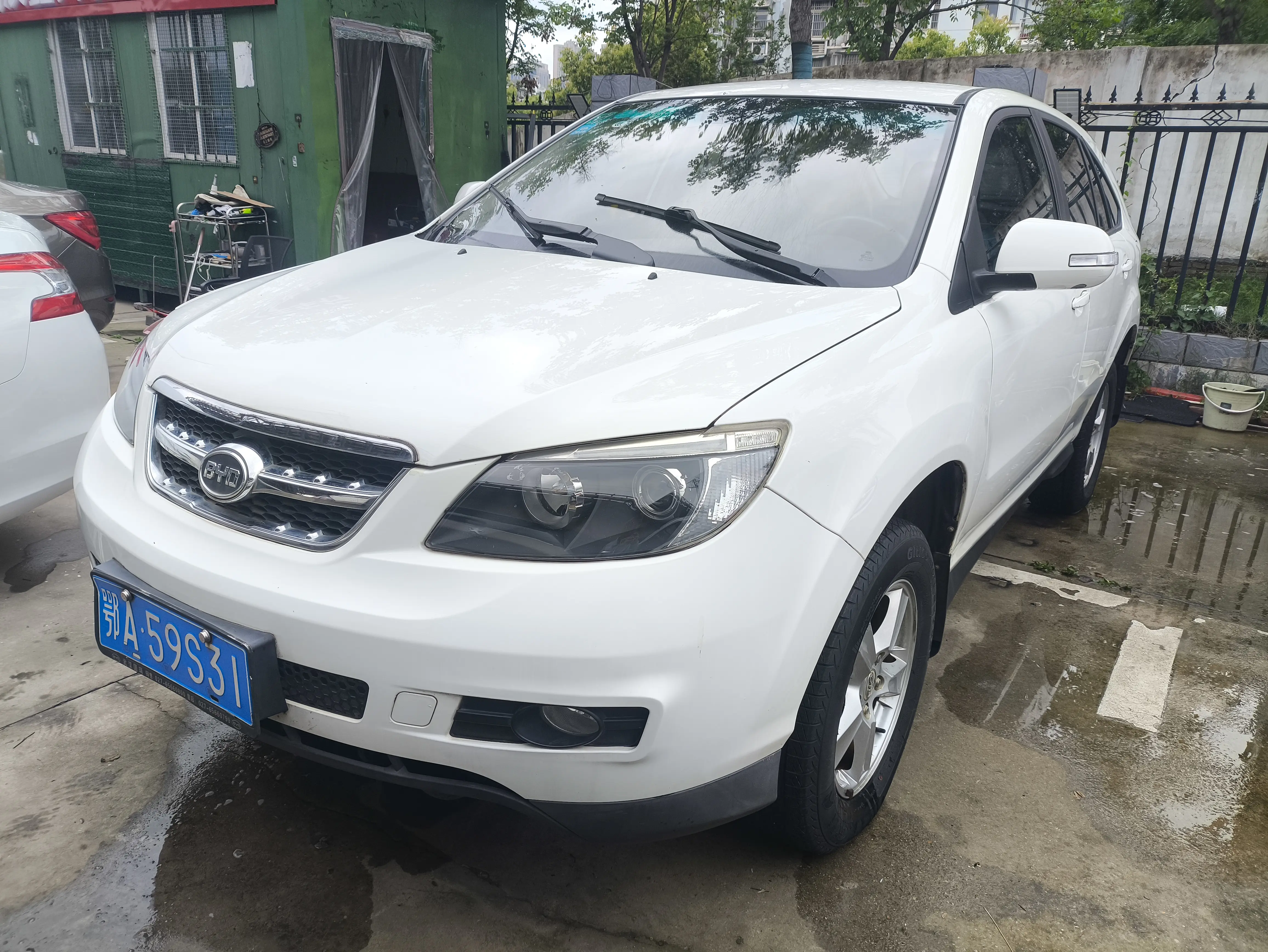 BYD S6
