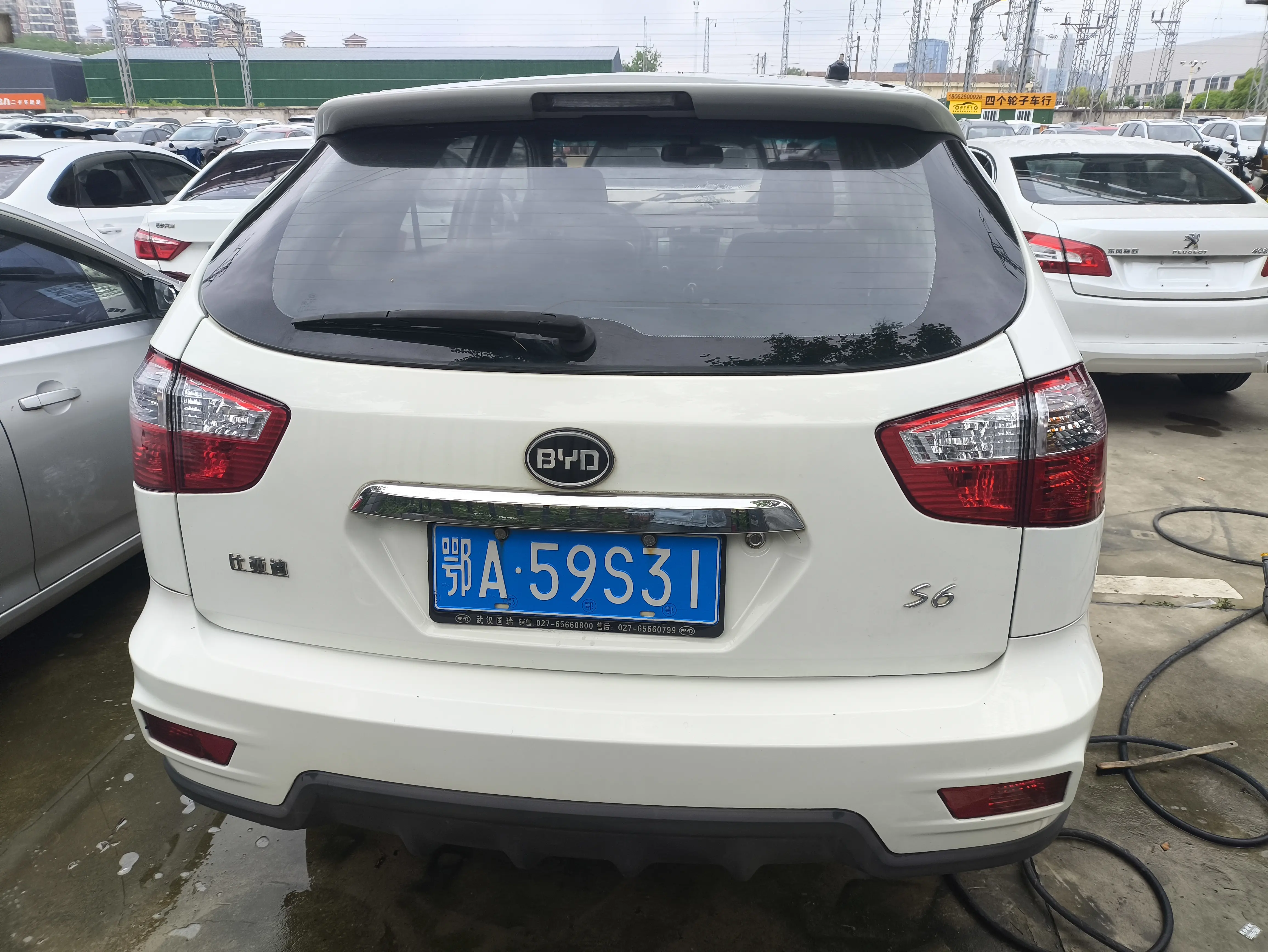 BYD S6