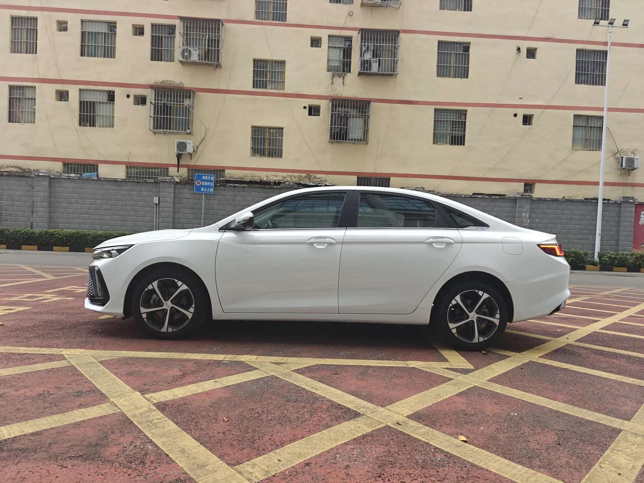 Geely Emgrand L