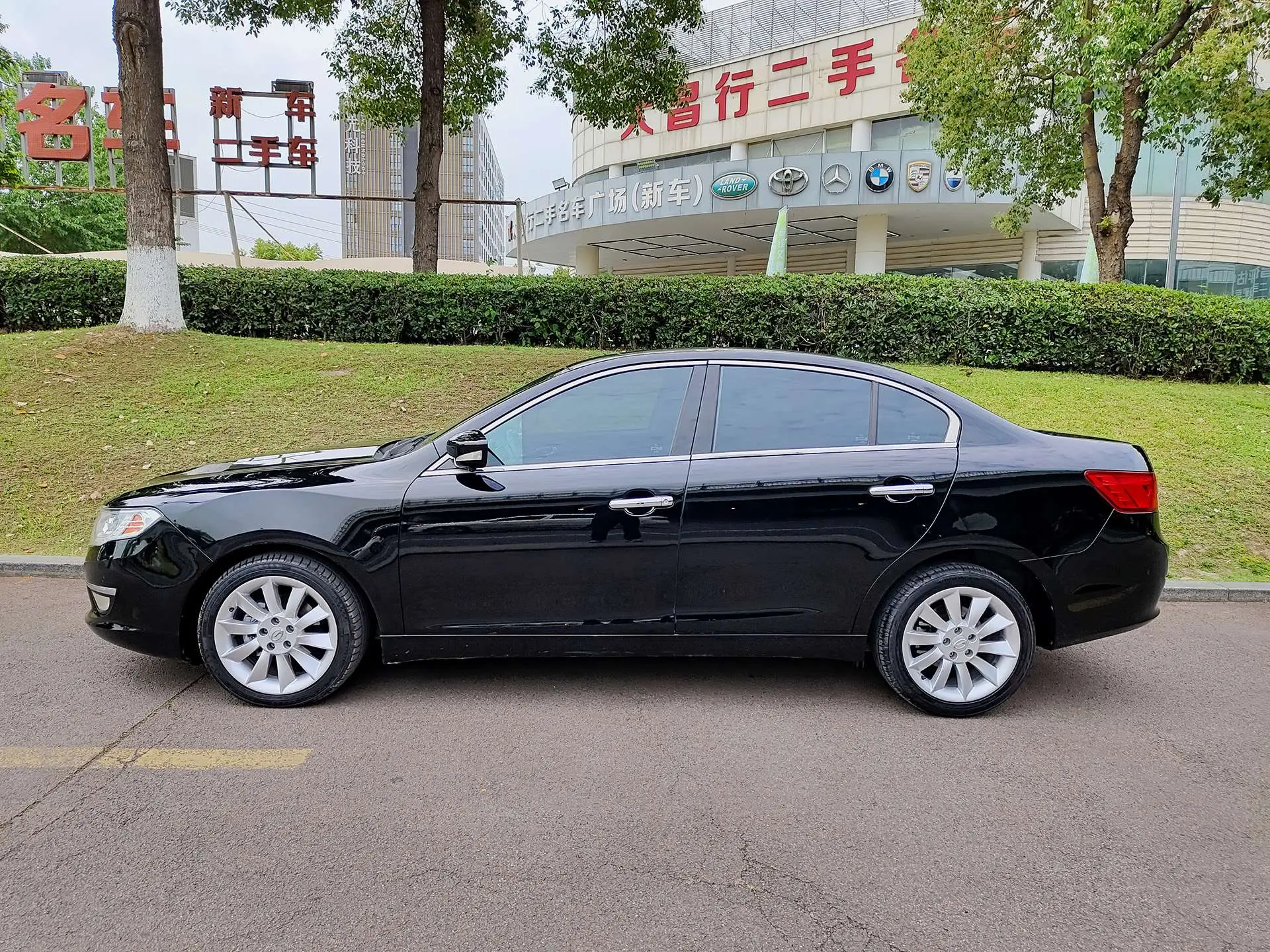 GAC Trumpchi GA5