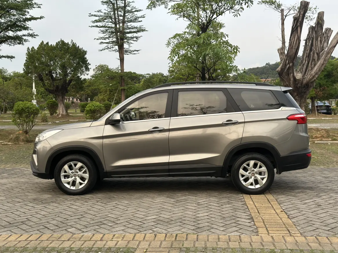 Wuling Hongguang S3