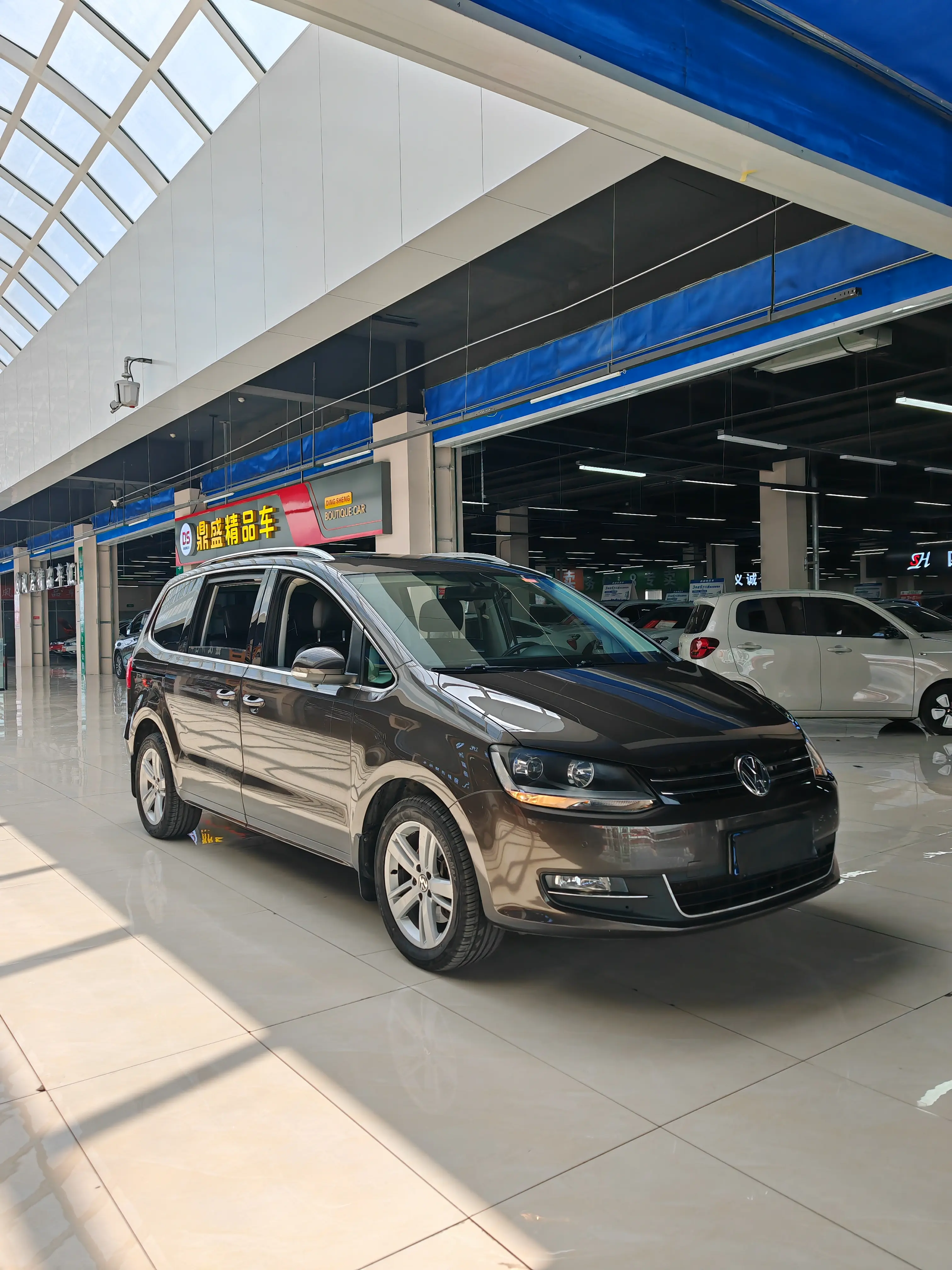 Volkswagen Sharon