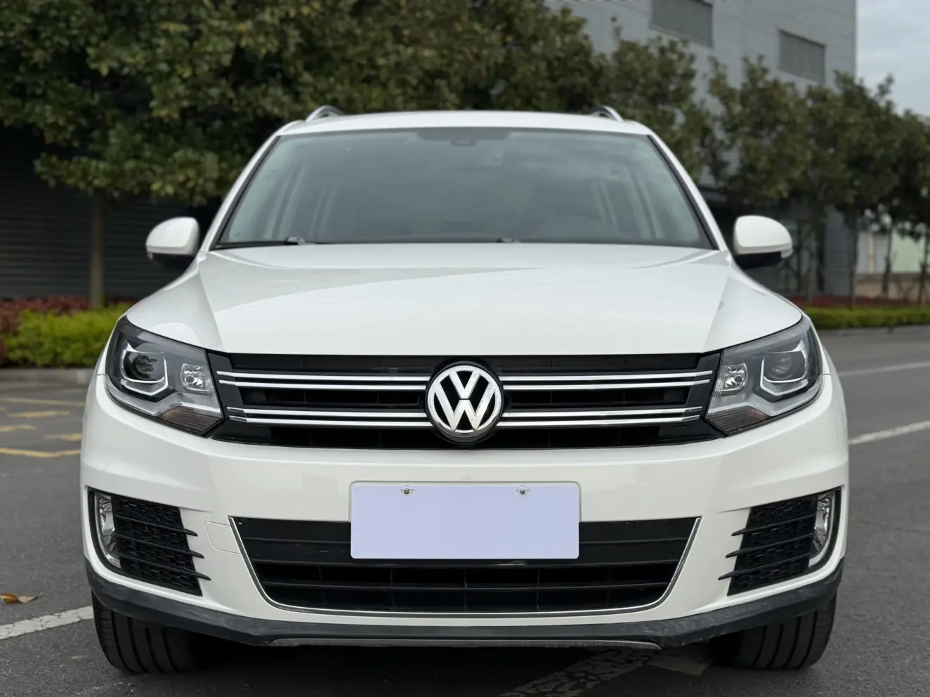 Volkswagen Tiguan (Tharu)