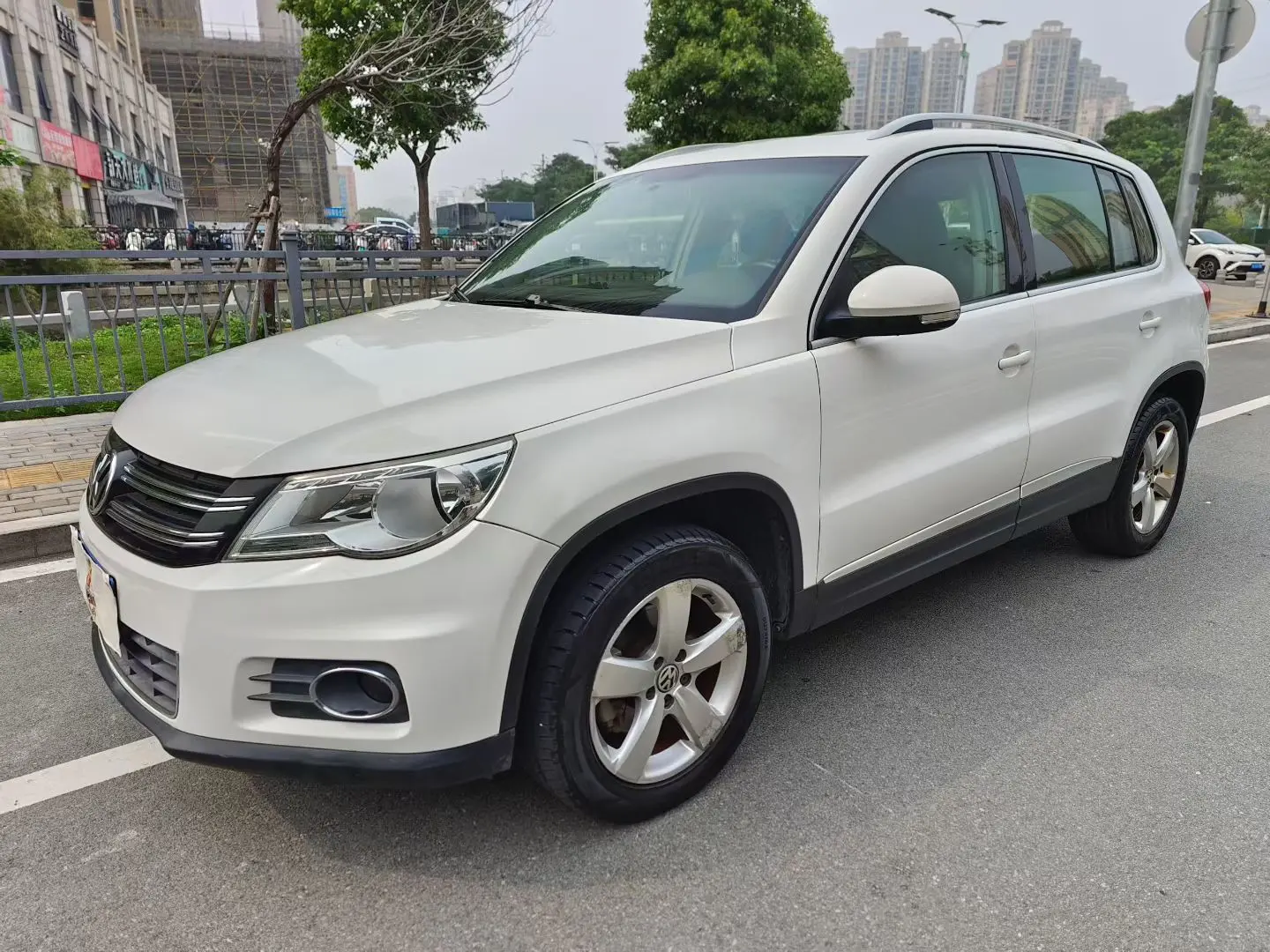 Volkswagen Tiguan (Tharu)