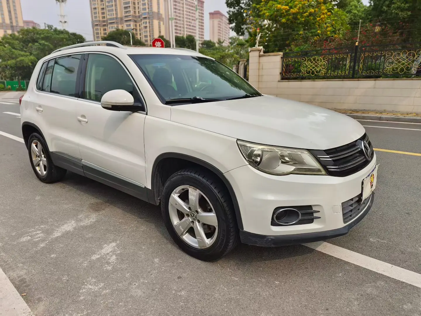 Volkswagen Tiguan (Tharu)