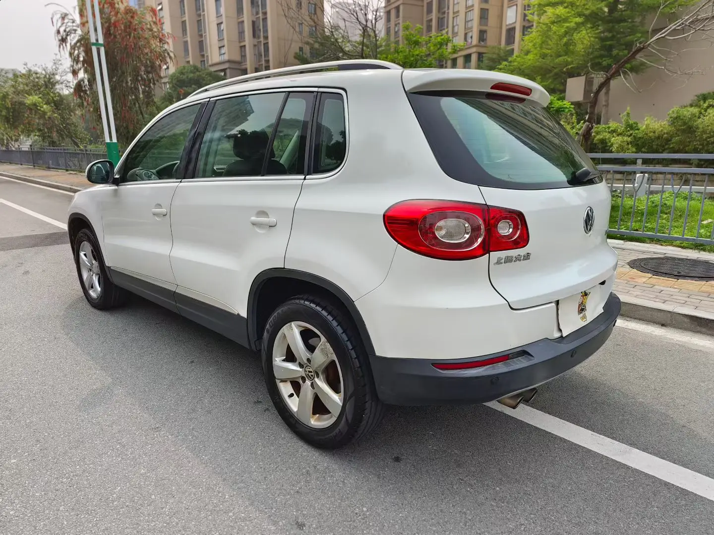 Volkswagen Tiguan (Tharu)
