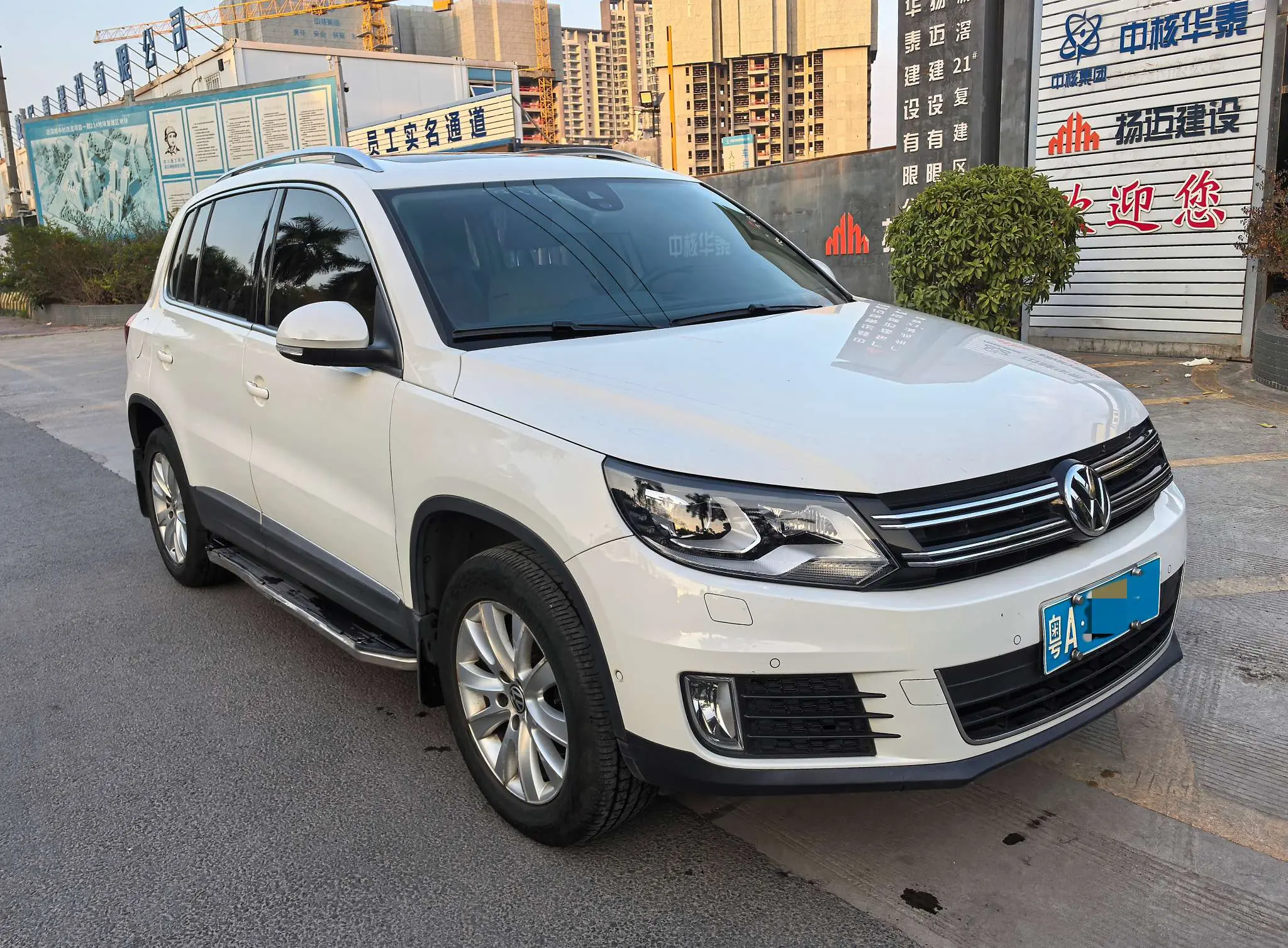 Volkswagen Tiguan (Tharu)