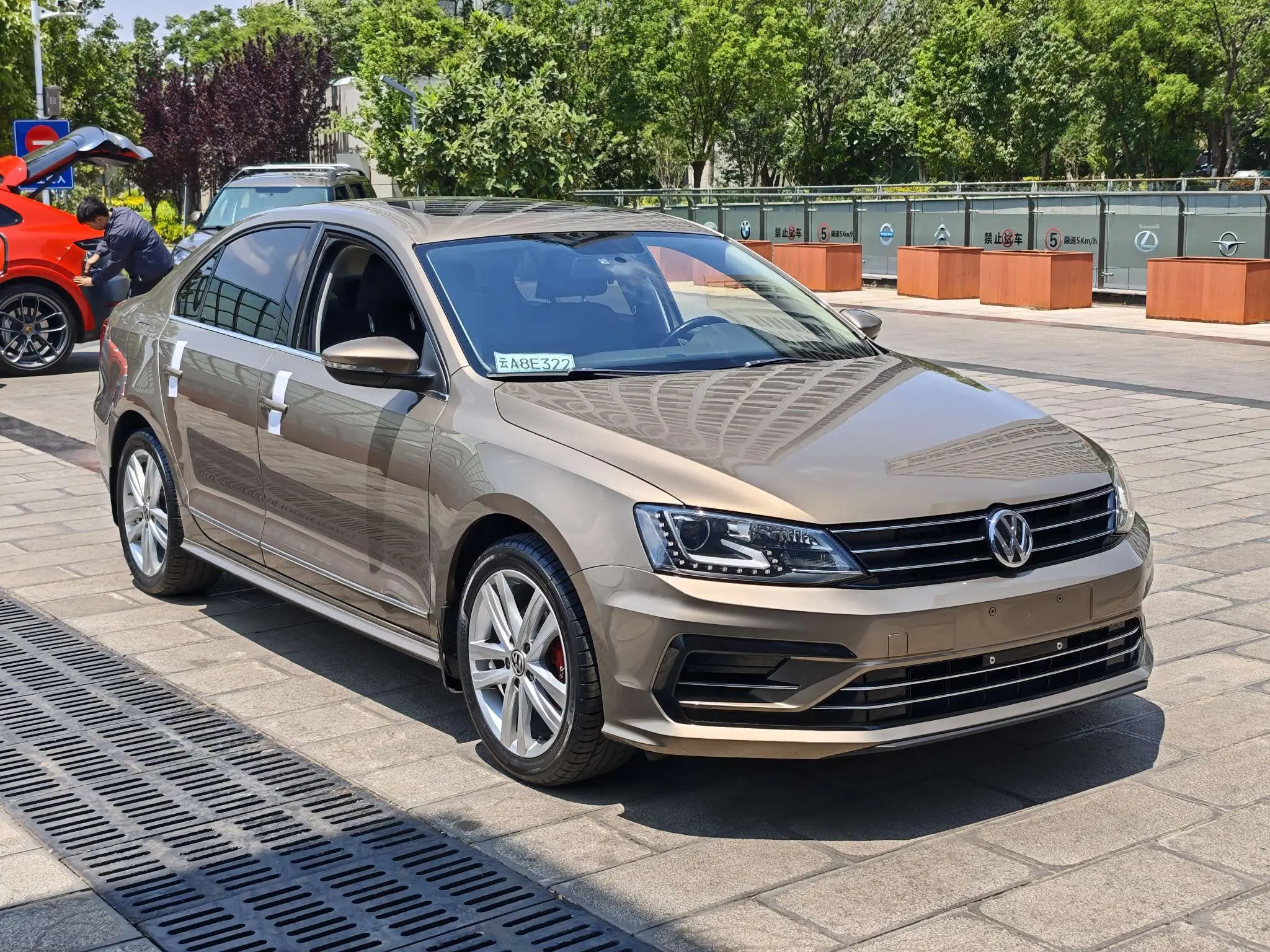 Volkswagen Sagitar