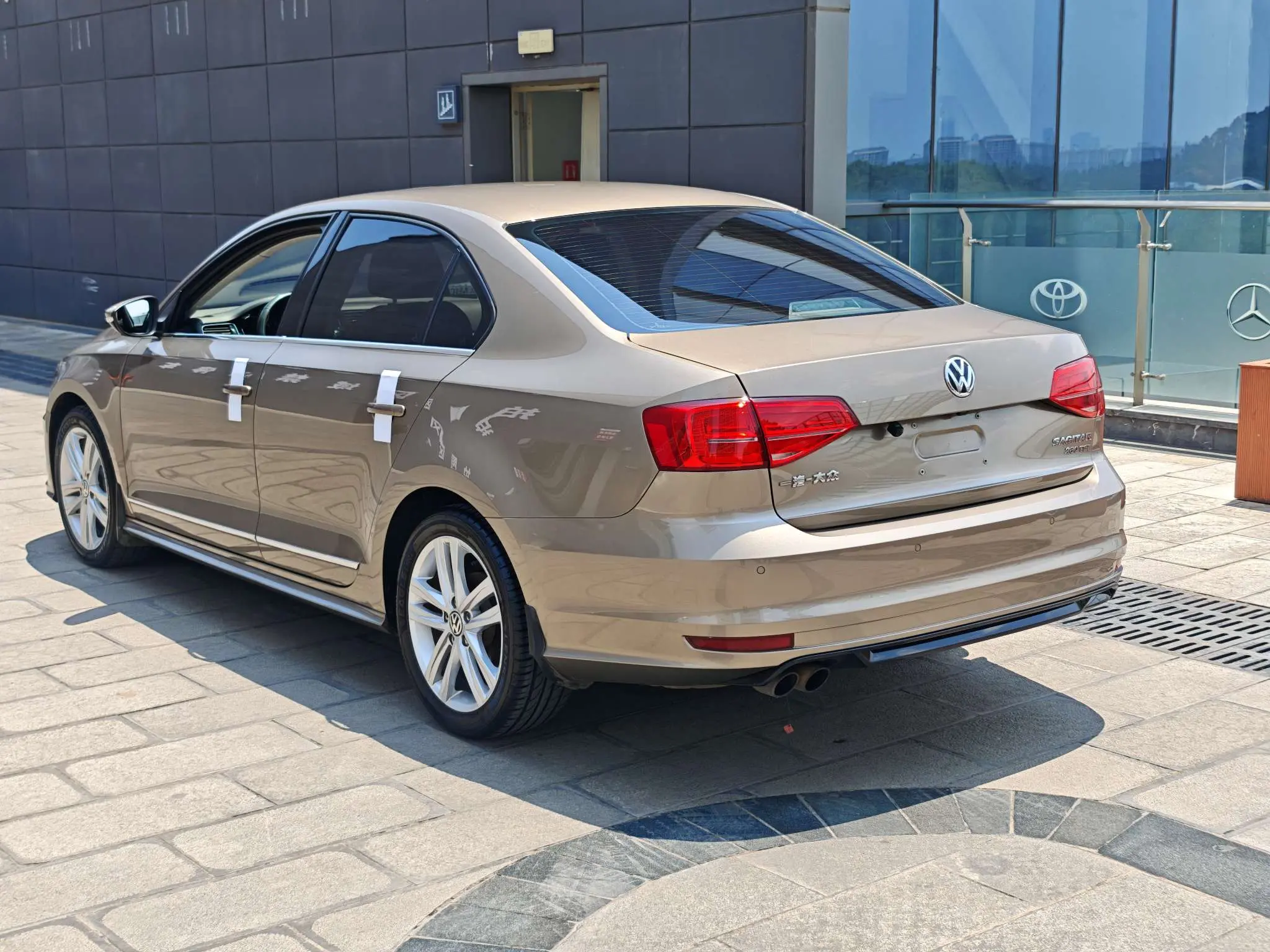 Volkswagen Sagitar