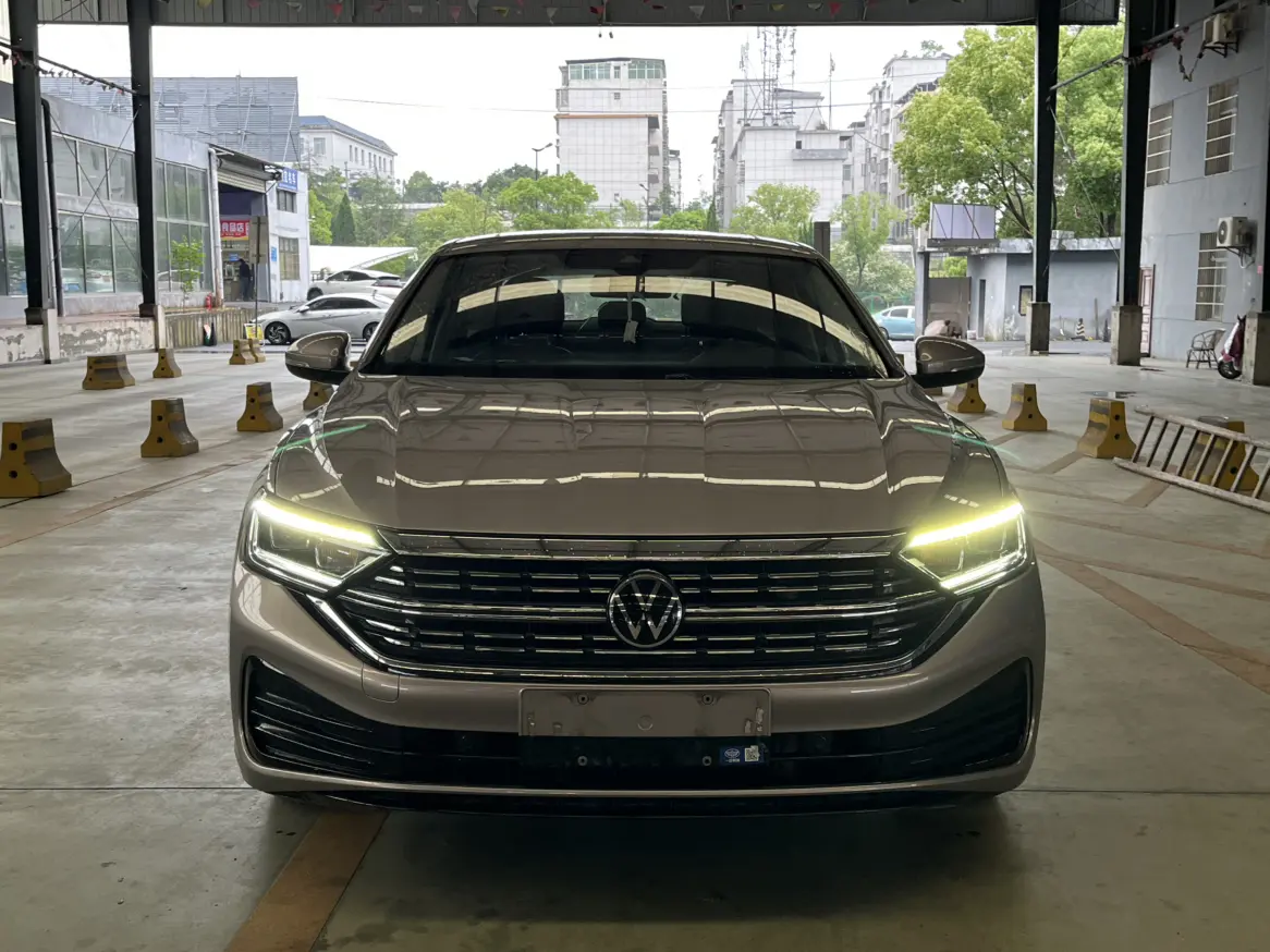 Volkswagen Sagitar