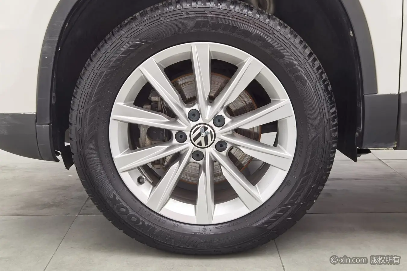 Volkswagen Tiguan (Tharu)