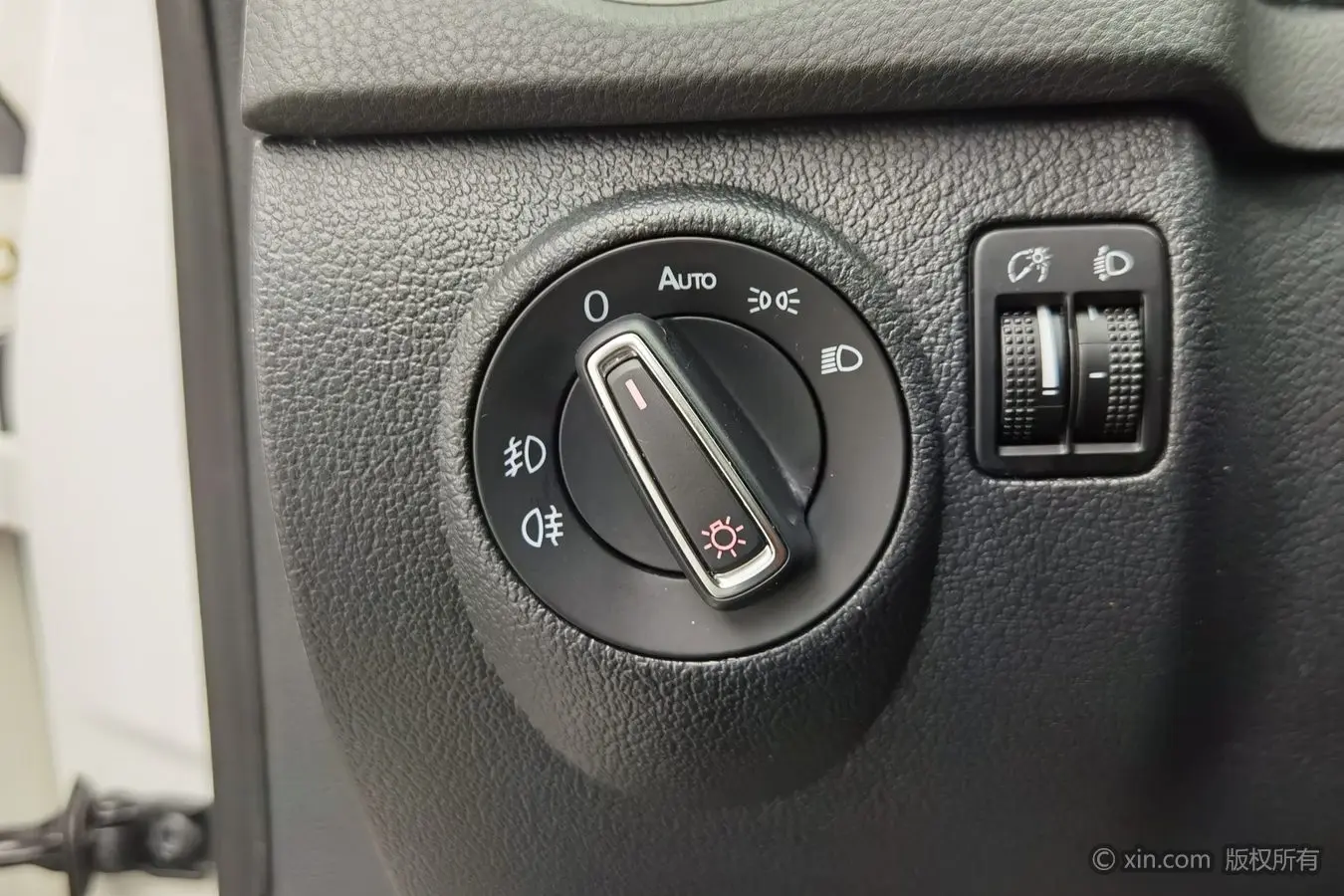 Volkswagen Tiguan (Tharu)