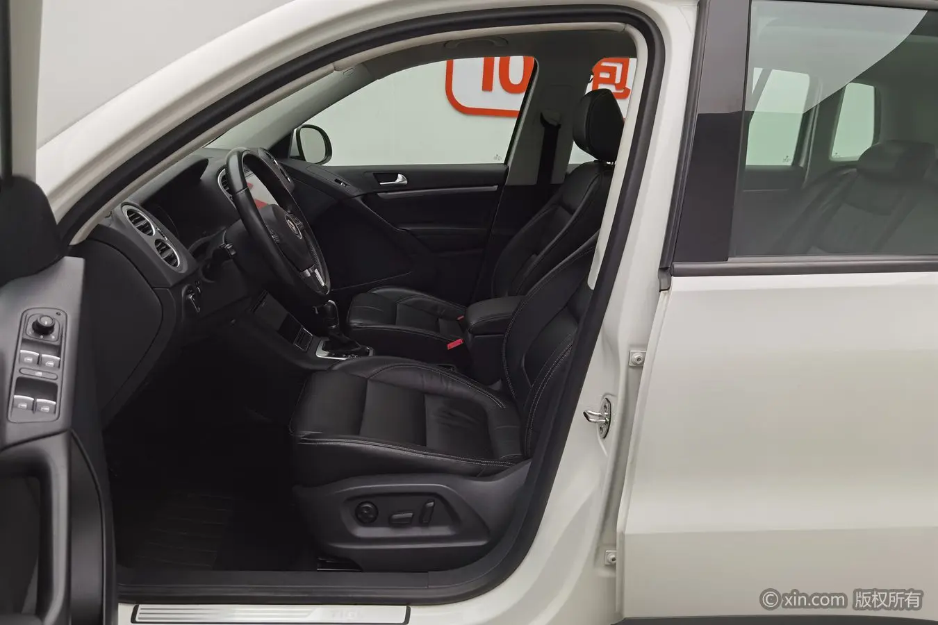 Volkswagen Tiguan (Tharu)