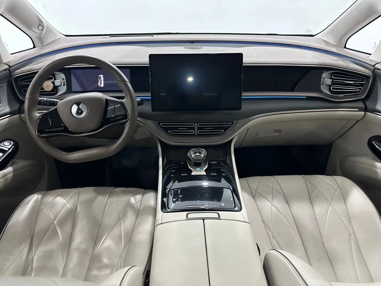 Denza D9 EV