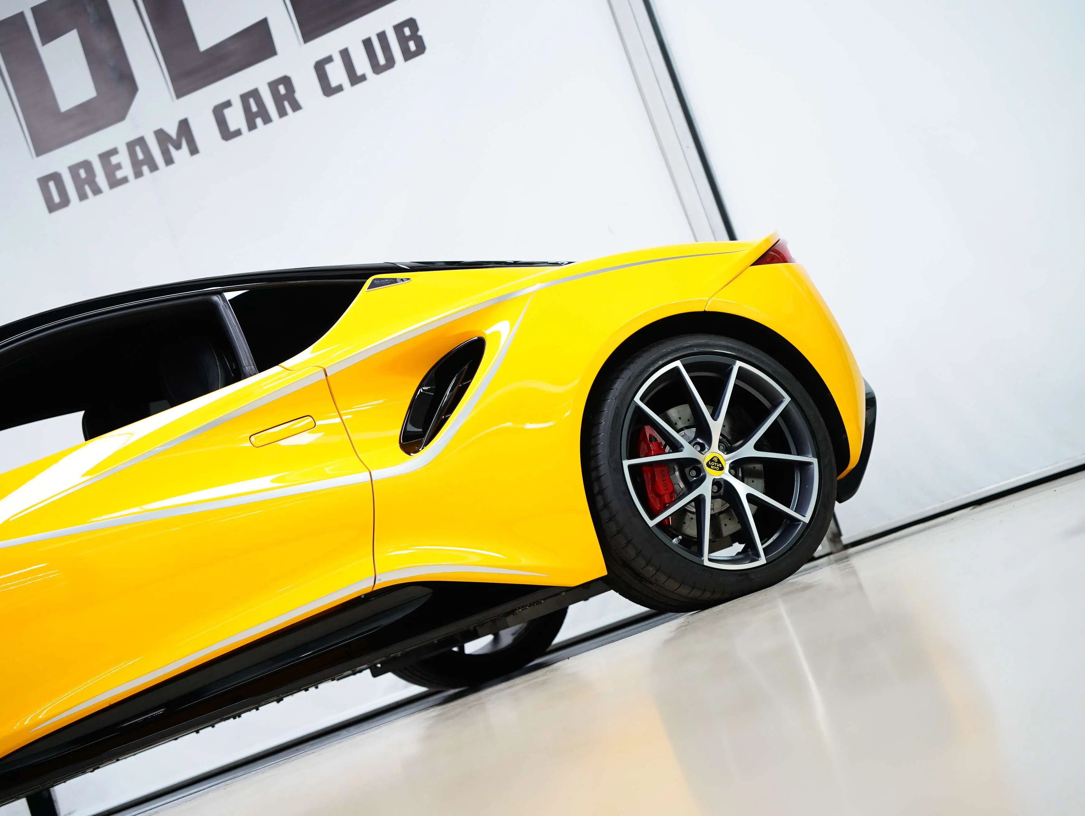 Lotus Emira