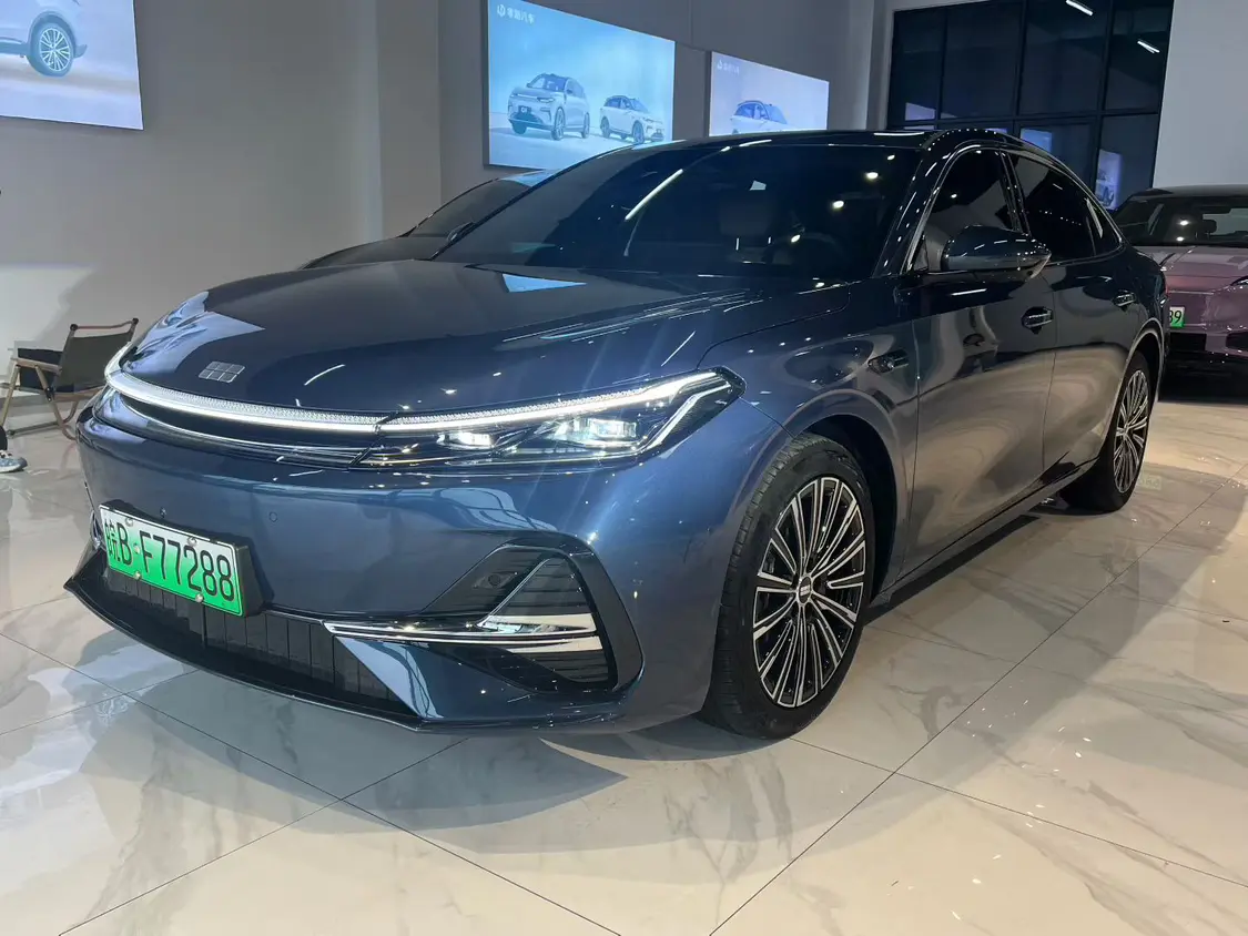 Geely Galaxy A7 EM